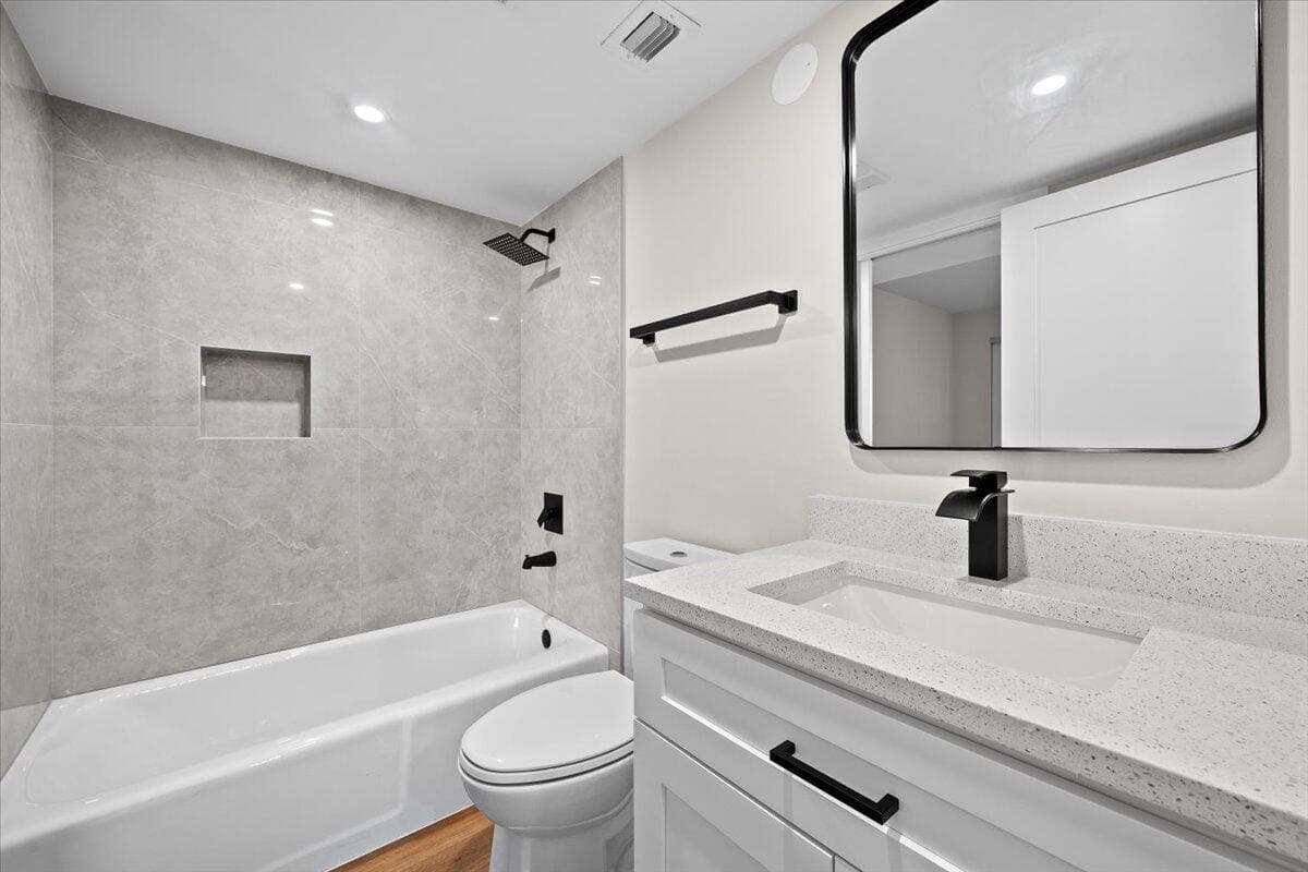 144 Bay Colony Drive N Penthouse, Juno Beach, FL 33408 — photo 18 of 50