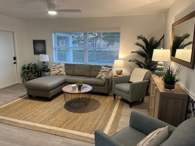 526 Eastwind Drive 526, North Palm Beach, FL 33408 — photo 1 of 9