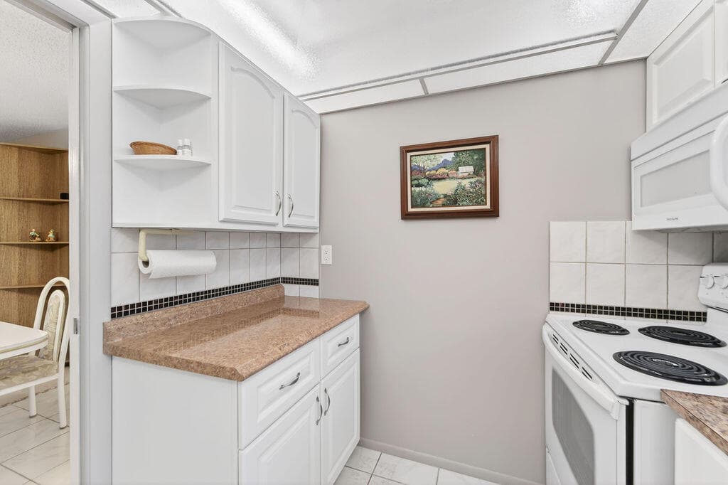 2971 W Crosley Drive F, West Palm Beach, FL 33415 — photo 12 of 33