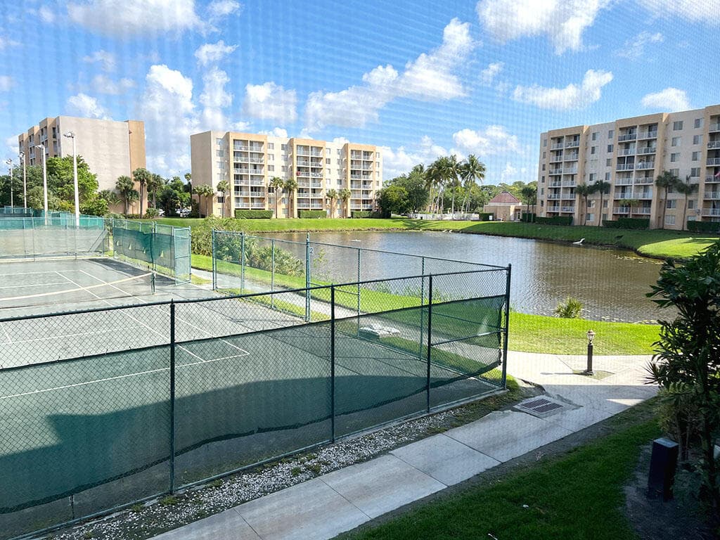2828 Tennis Club Drive 207, West Palm Beach, FL 33417 — photo 5 of 7