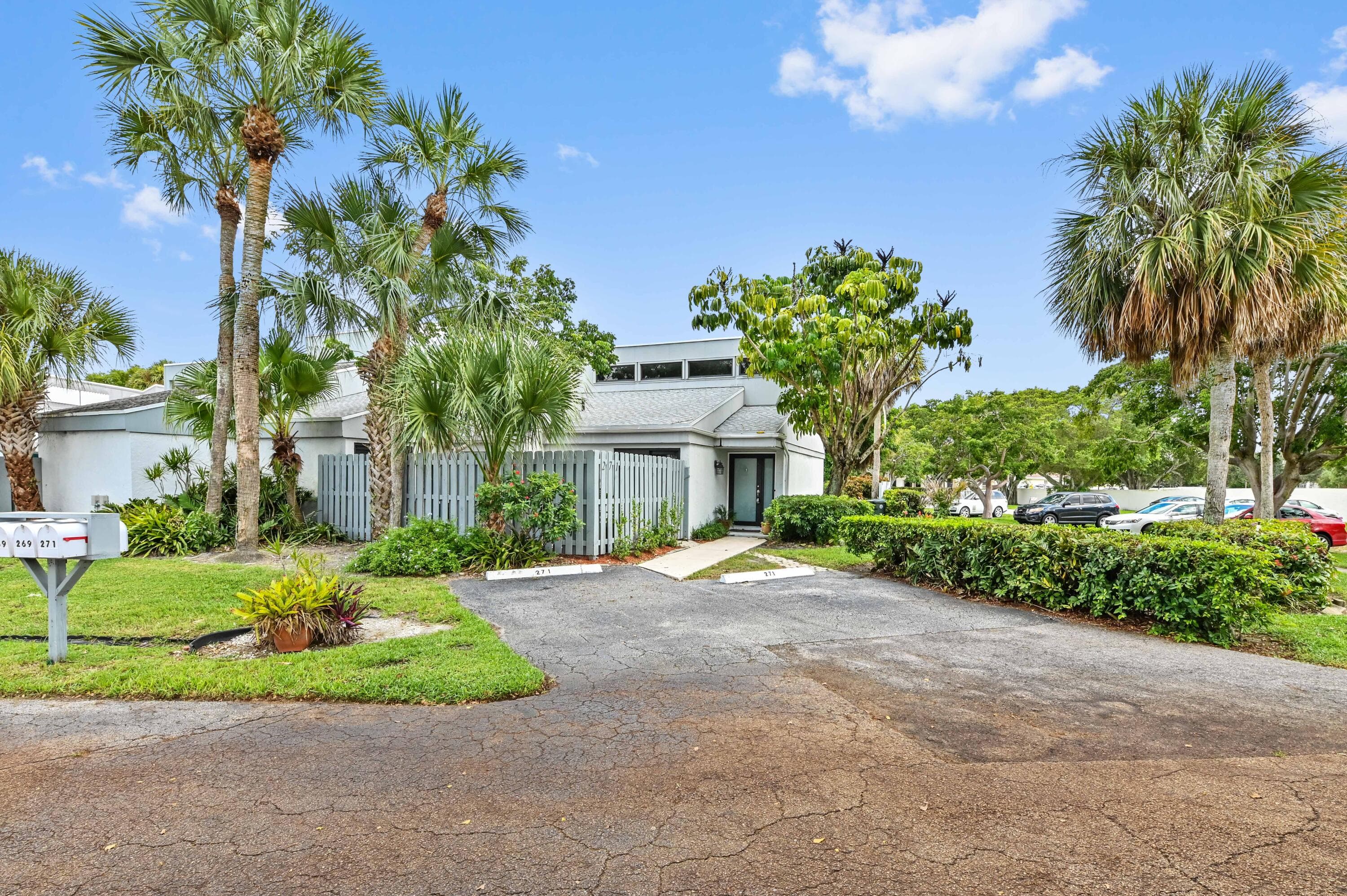 271 NW 15th Street, Boca Raton, FL 33432 — photo 1 of 35