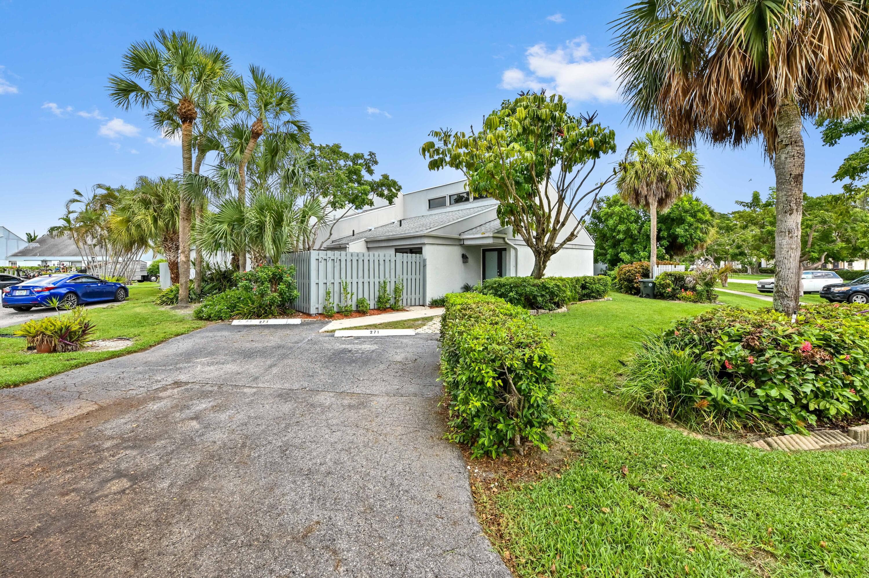 271 NW 15th Street, Boca Raton, FL 33432 — photo 2 of 35