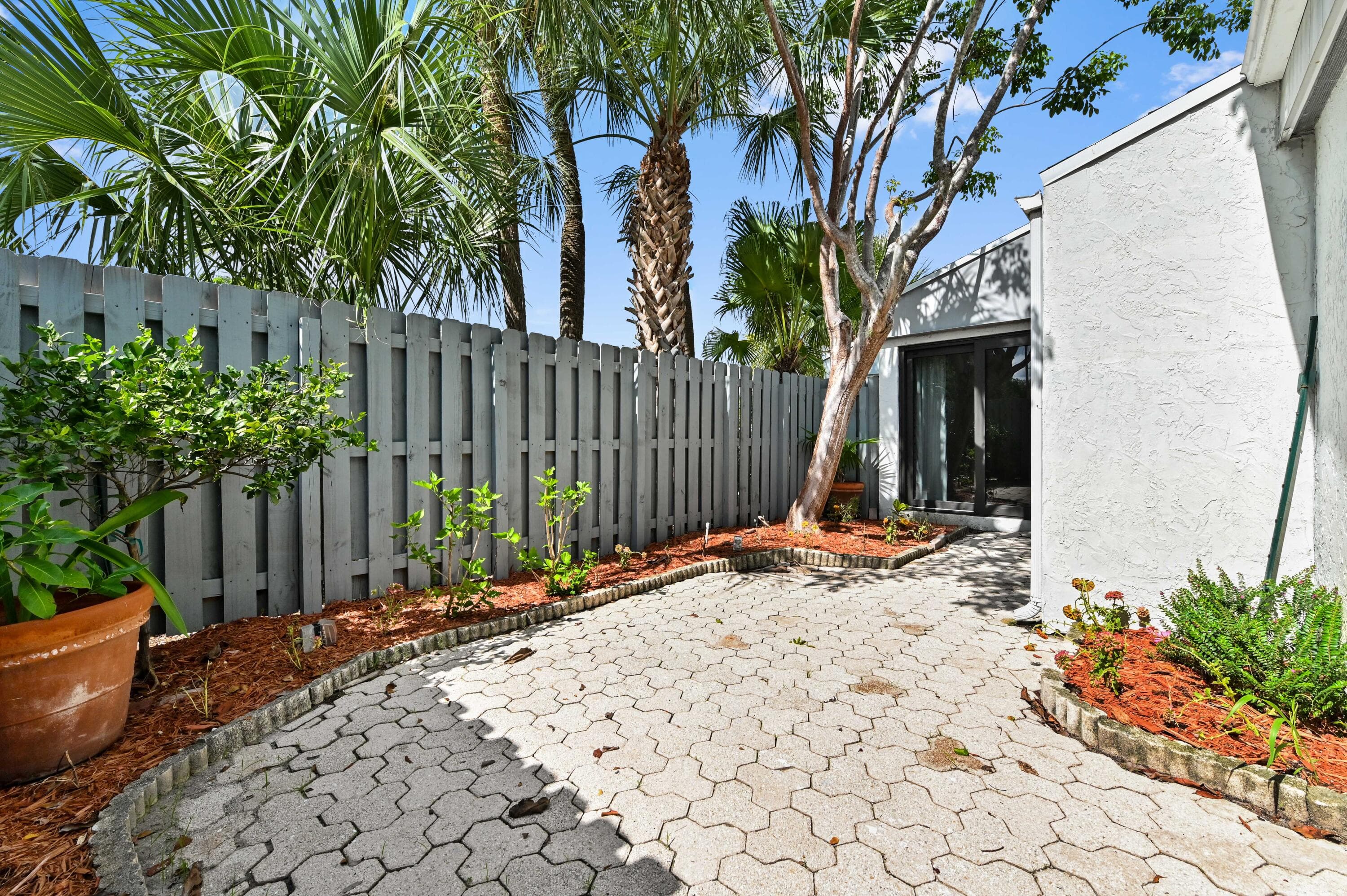 271 NW 15th Street, Boca Raton, FL 33432 — photo 7 of 35