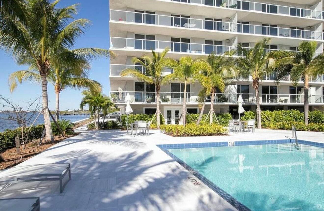 2560 S Ocean Boulevard 518, Palm Beach, FL 33480 — photo 2 of 27