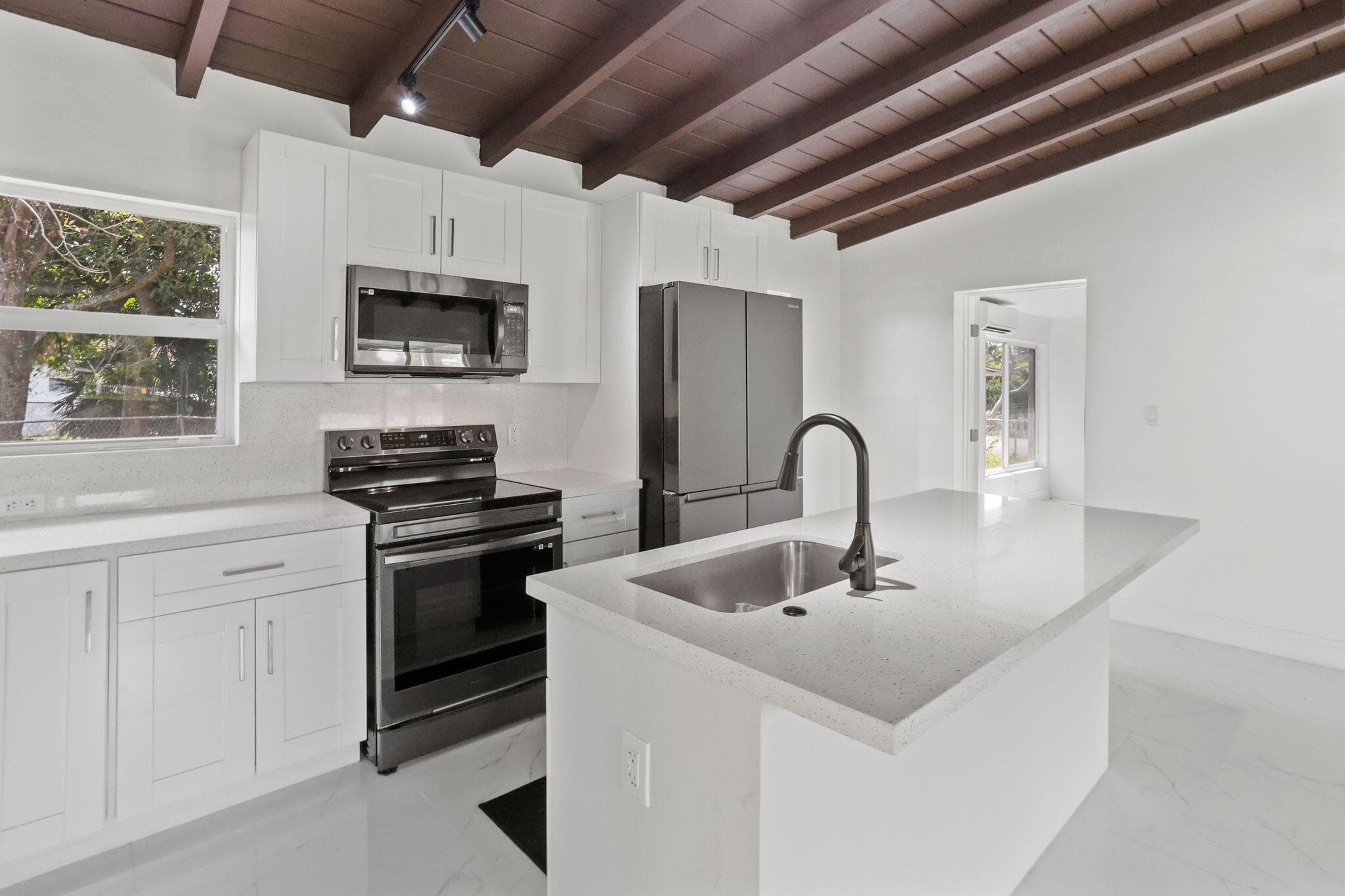 1530 NW 18th Court, Fort Lauderdale, FL 33311 — photo 9 of 26