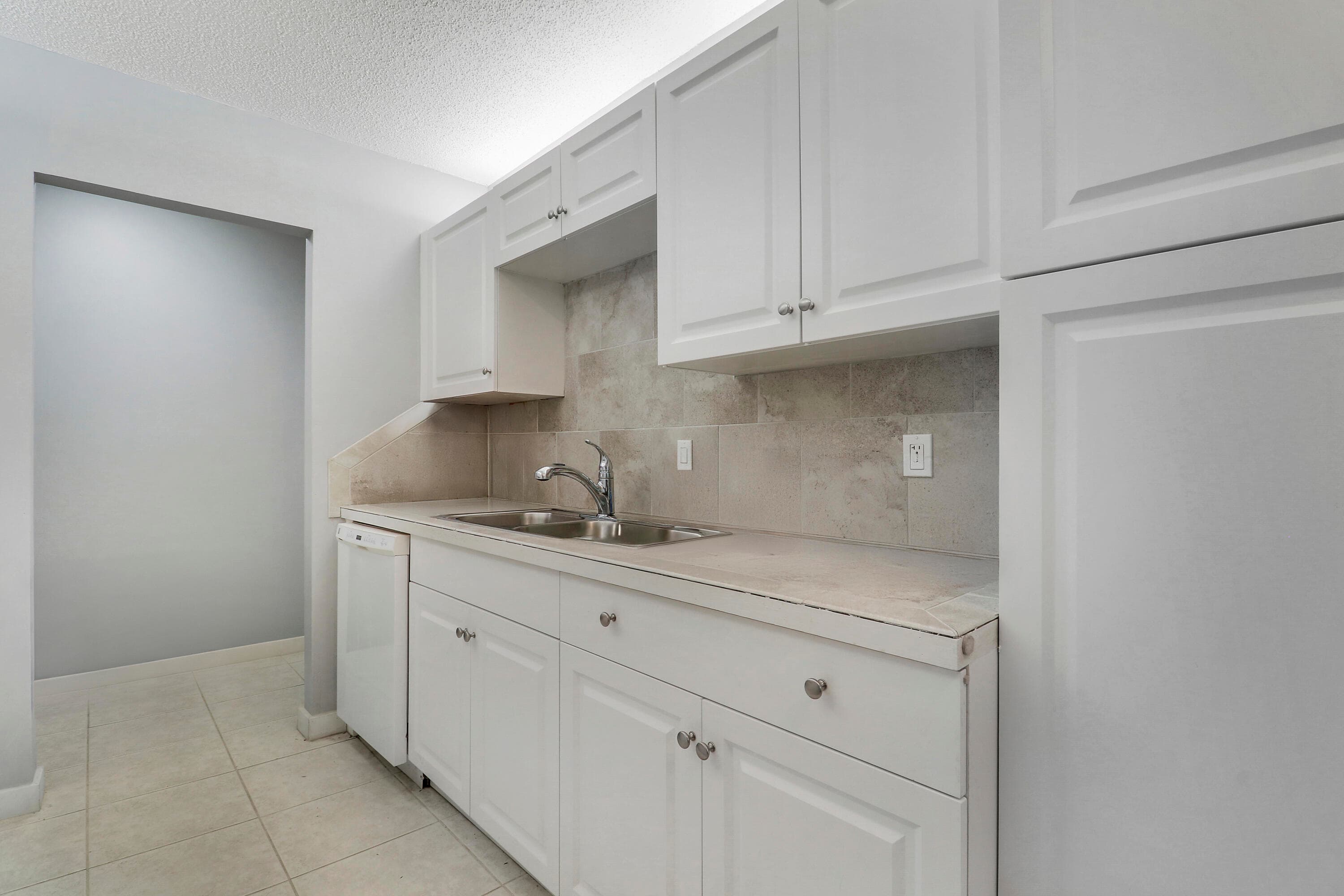 150 Pineview Road C4, Jupiter, FL 33469 — photo 8 of 17