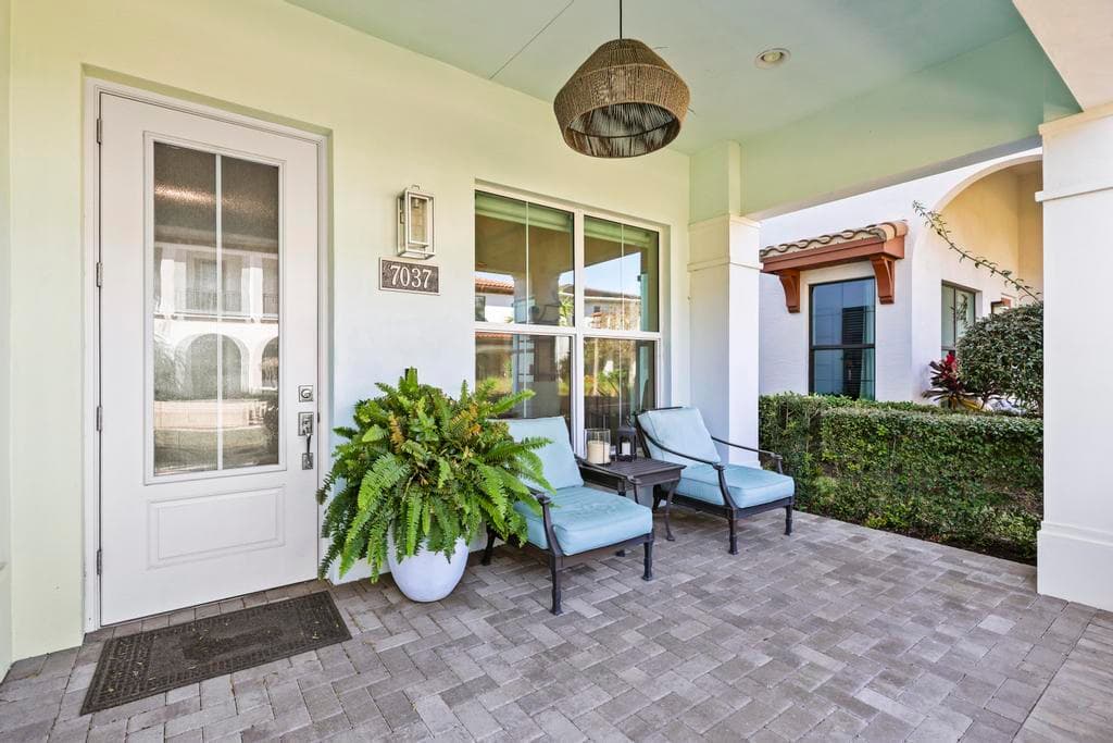 7037 Edison Place, Palm Beach Gardens, FL 33418 — photo 5 of 79