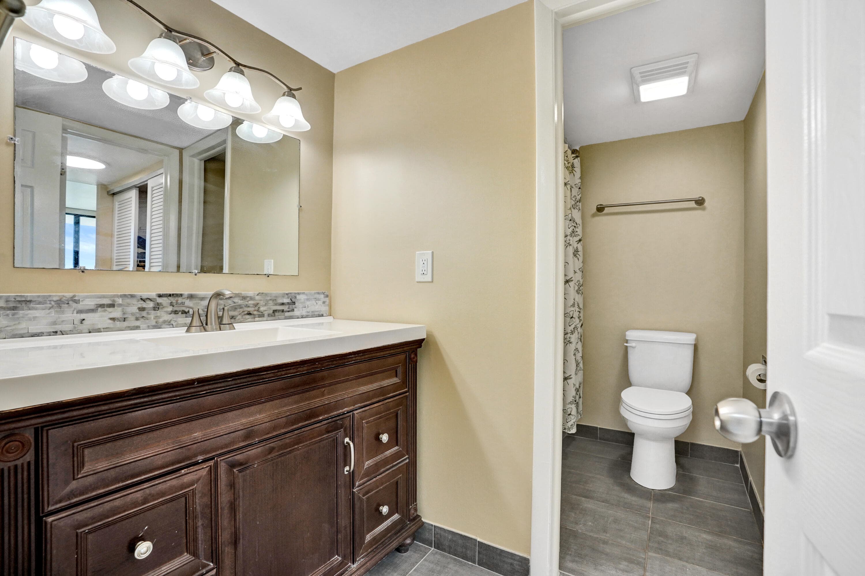 3590 S Ocean Boulevard 809, South Palm Beach, FL 33480 — photo 45 of 85