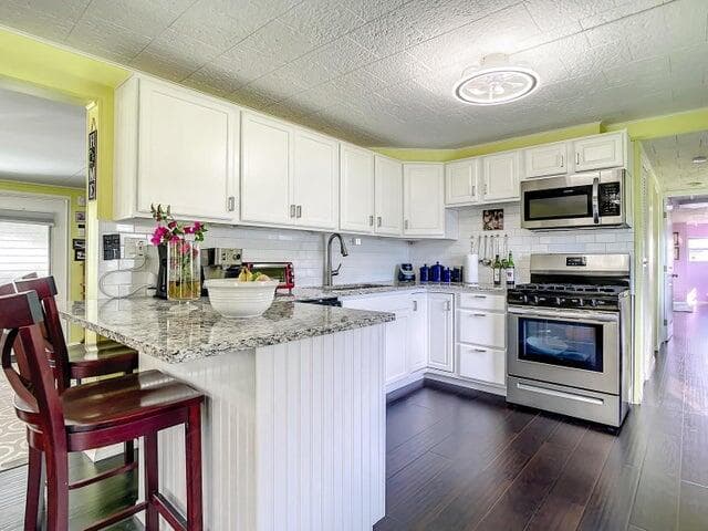 4215 Meadow View Drive, Boynton Beach, FL 33436 — photo 1 of 27