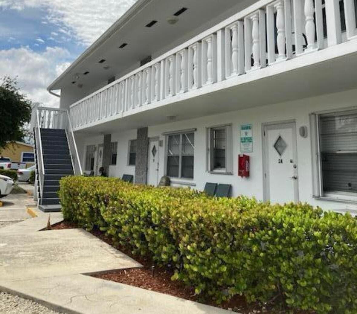 602 N H Street 1a, Lake Worth Beach, FL 33460 — photo 4 of 16