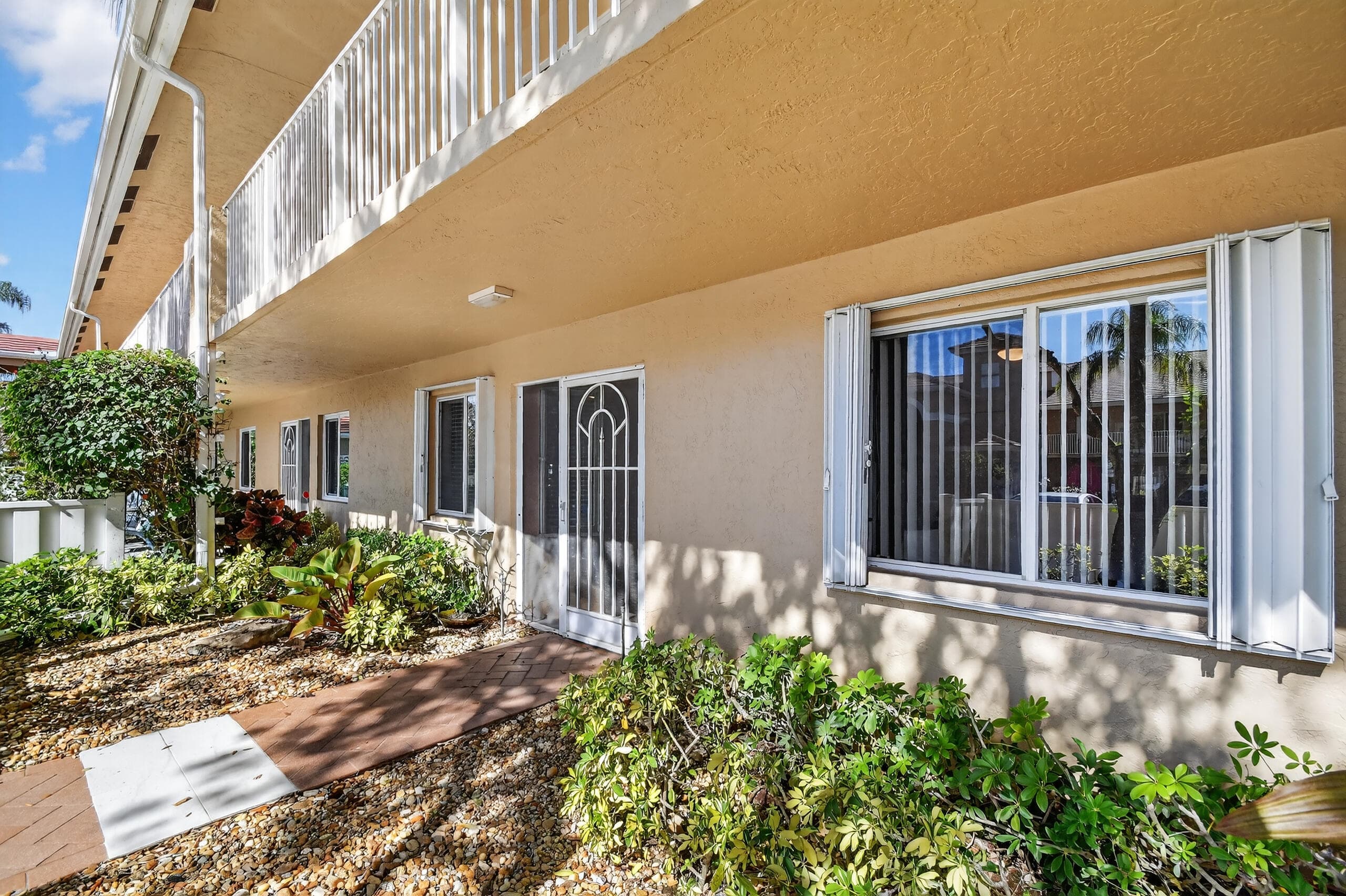 5951 Regal Glen Drive 107, Boynton Beach, FL 33437 — photo 2 of 44