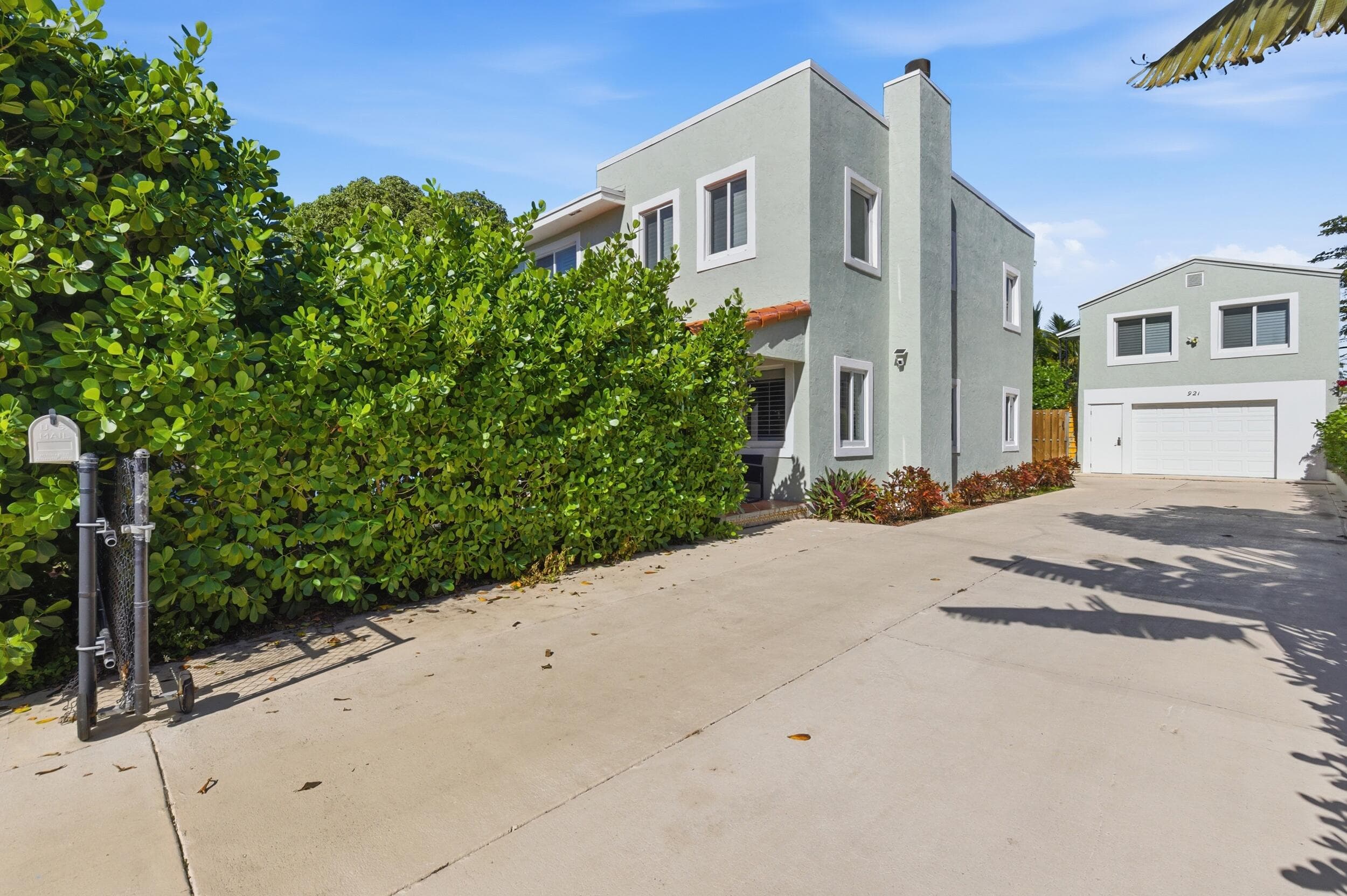 921 Ortega Road, West Palm Beach, FL 33405 — photo 4 of 60