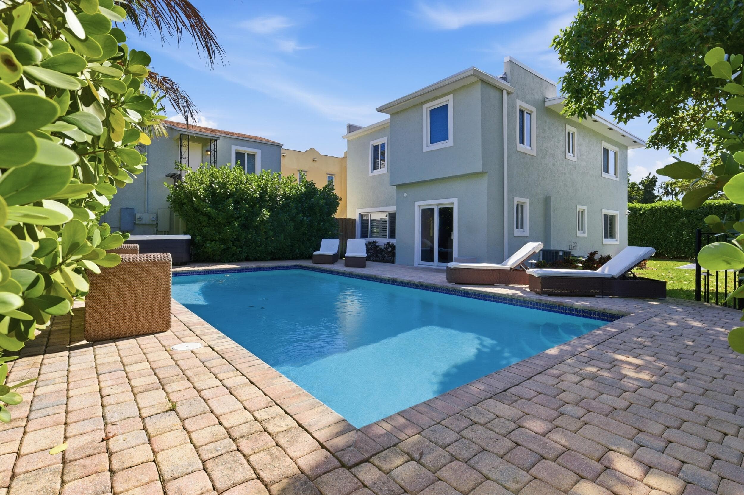 921 Ortega Road, West Palm Beach, FL 33405 — photo 3 of 60