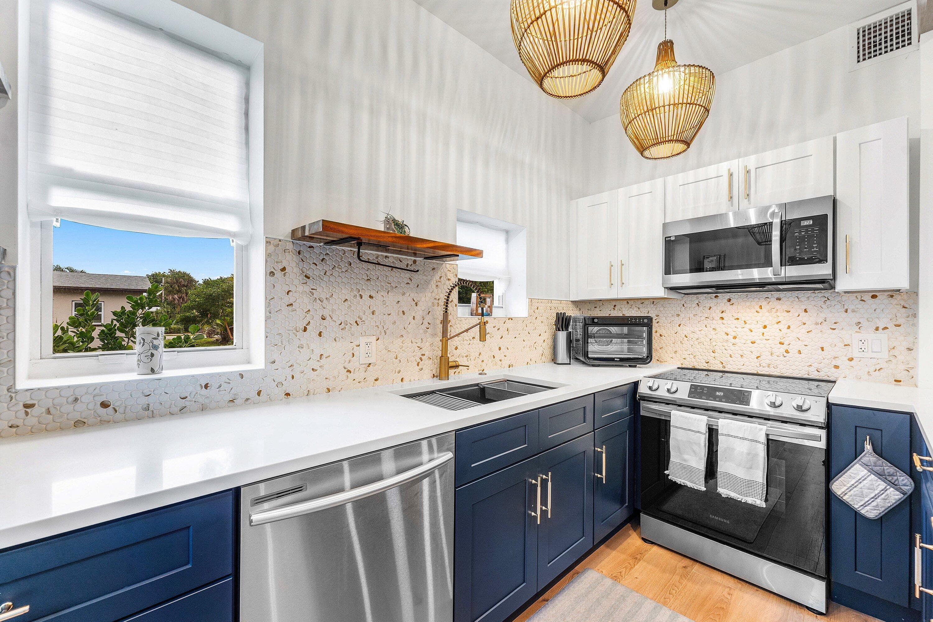 709 SW 9th Court, Delray Beach, FL 33444 — photo 11 of 32