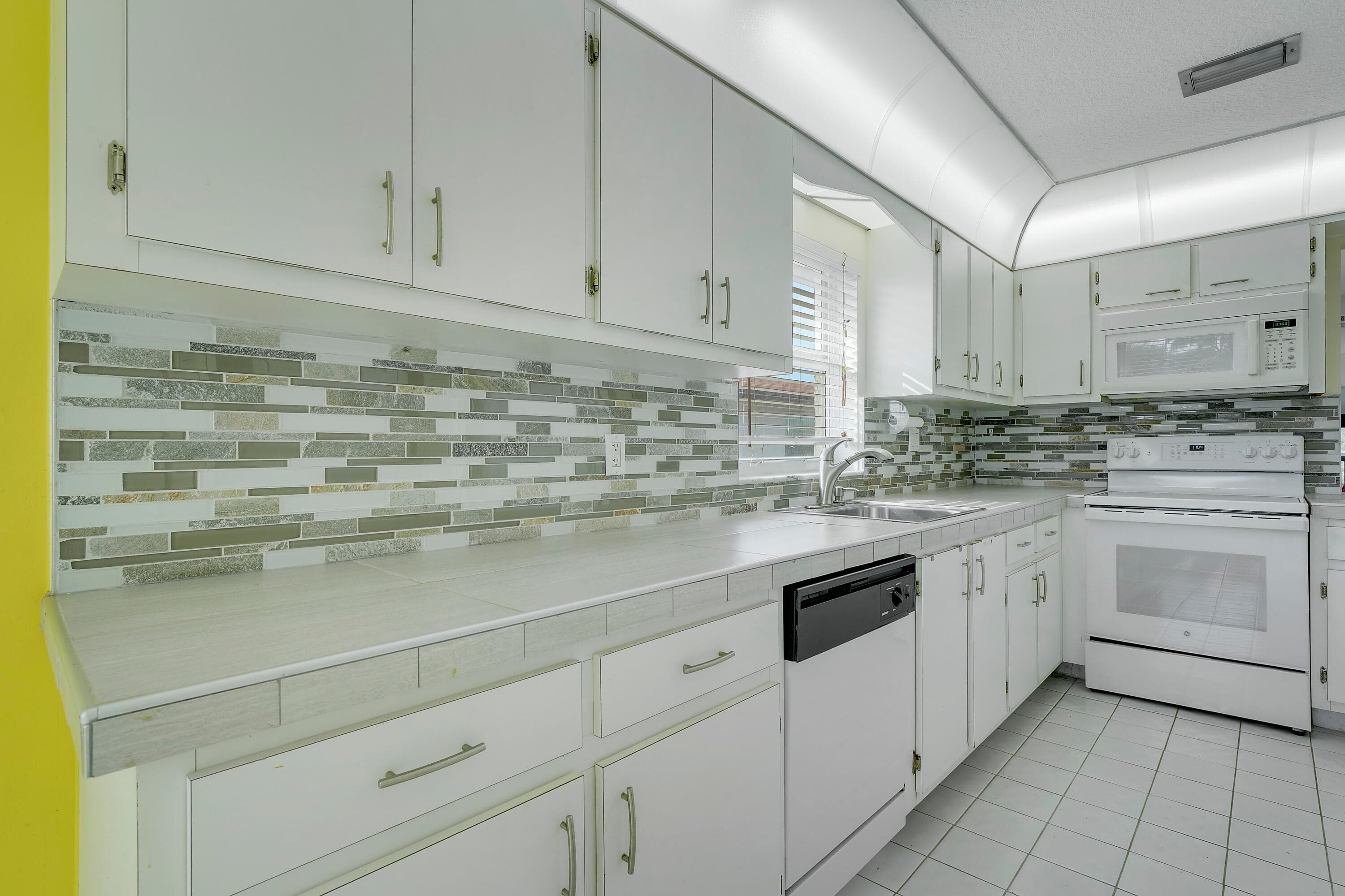 13679 Date Palm Court B, Delray Beach, FL 33484 — photo 12 of 46