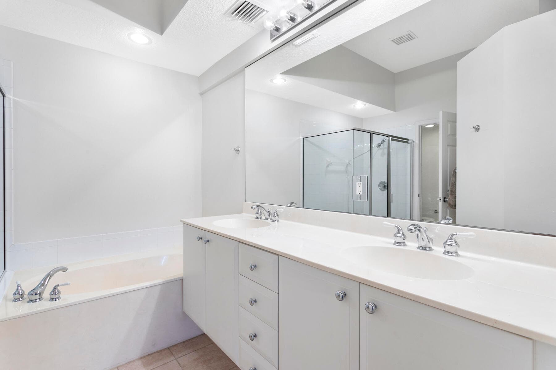 7701 Cardinal Court, West Palm Beach, FL 33412 — photo 16 of 38
