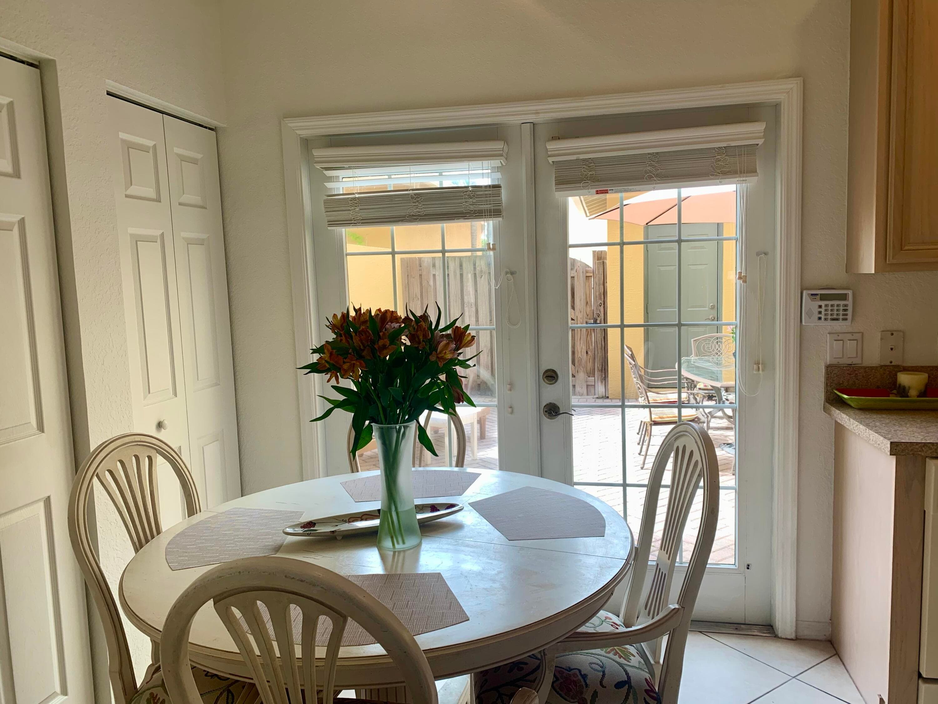 188 W Thatch Palm Circle, Jupiter, FL 33458 — photo 4 of 10