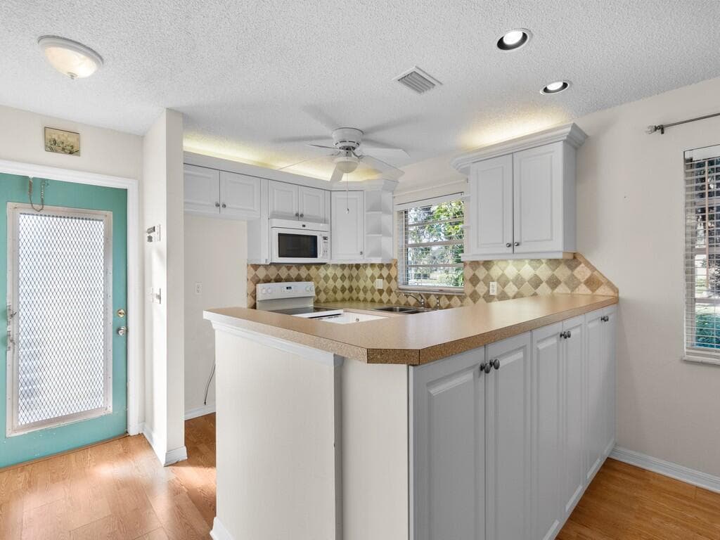 100 Spring Lake Drive 107, Vero Beach, FL 32962 — photo 2 of 27