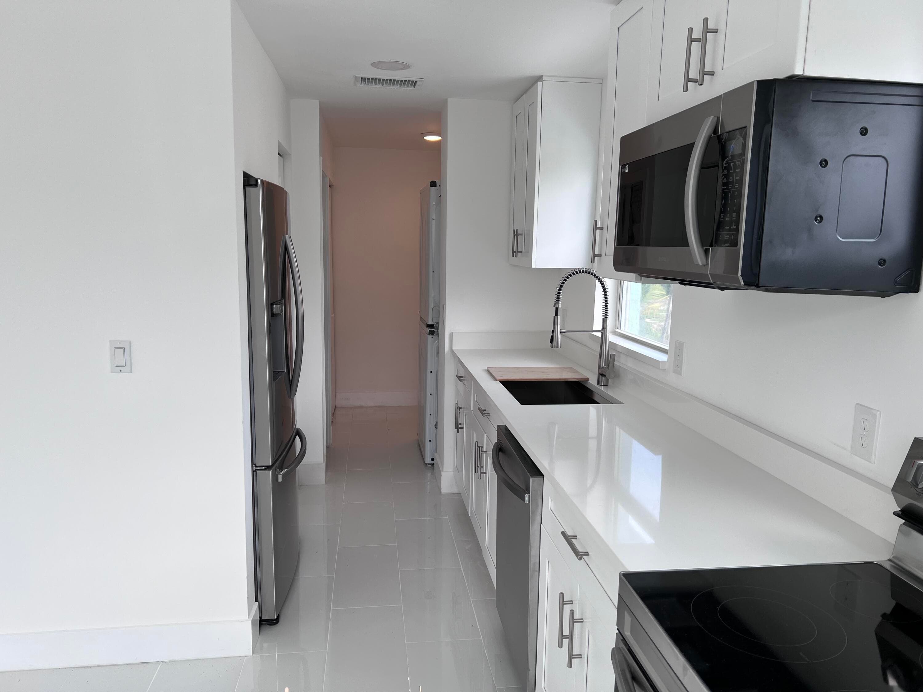 1015 S K Street 1 - Front Unit, Lake Worth Beach, FL 33460 — photo 9 of 28