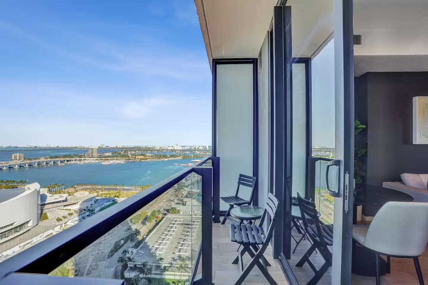 398 NE 5th Street 2403, Miami, FL 33132 — photo 2 of 33