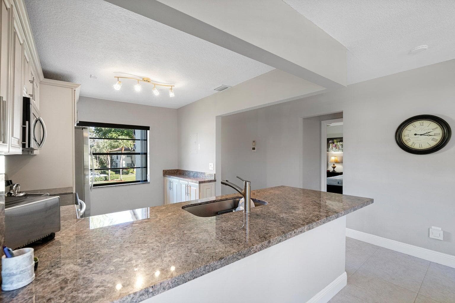21863 Arriba Real 8-k, Boca Raton, FL 33433 — photo 9 of 27