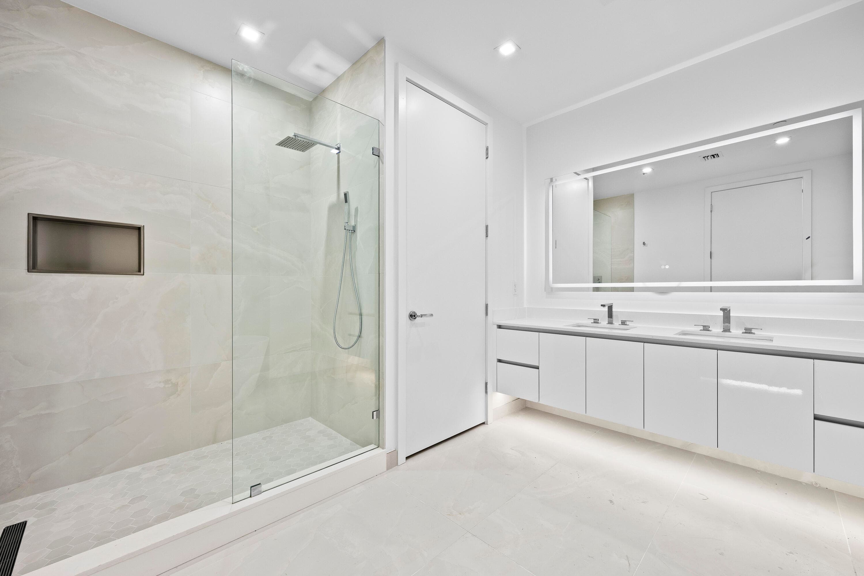 220 Lake Shore Drive 1607, Lake Park, FL 33403 — photo 13 of 51