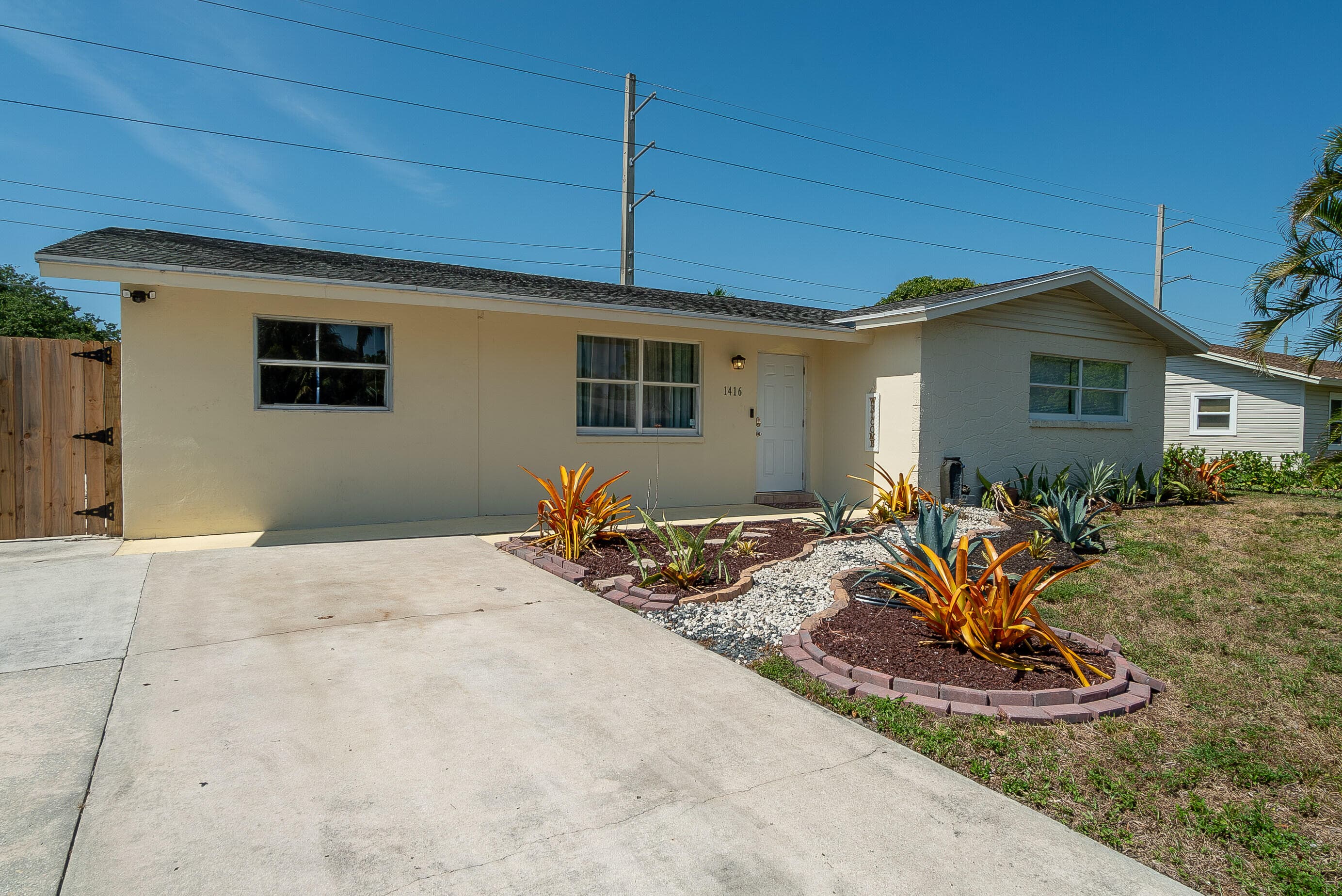 1416 W Hardee Street, Lantana, FL 33462 — photo 3 of 41