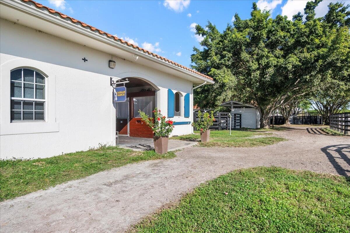 5625 140th Avenue S, Wellington, FL 33449 — photo 68 of 104