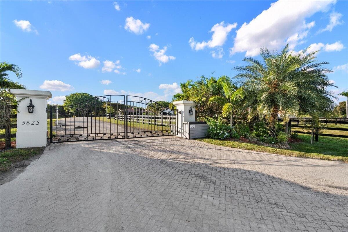 5625 140th Avenue S, Wellington, FL 33449 — photo 2 of 104