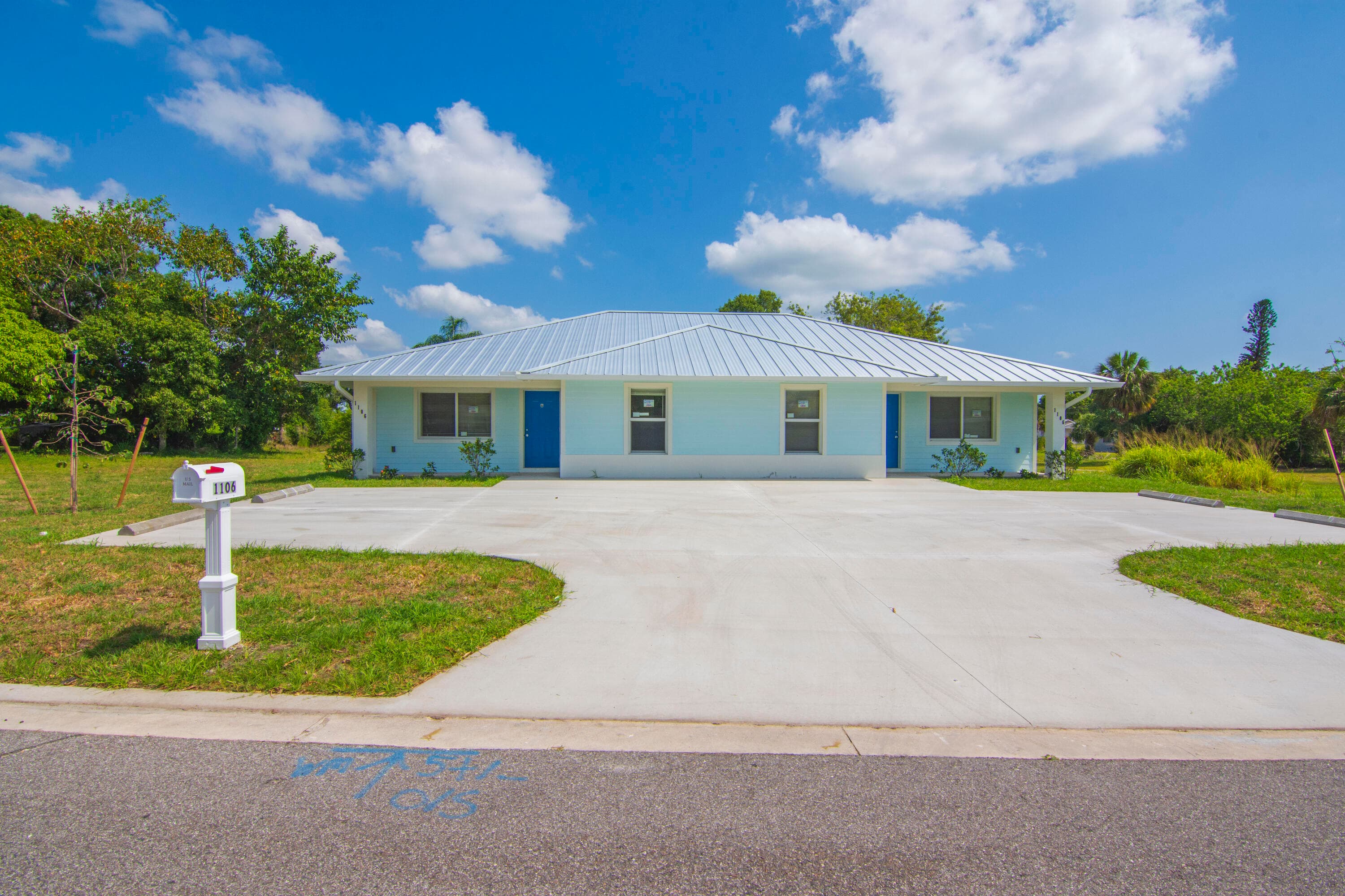 1405 Avenue G Apt A, Fort Pierce, FL 34950 — photo 4 of 30