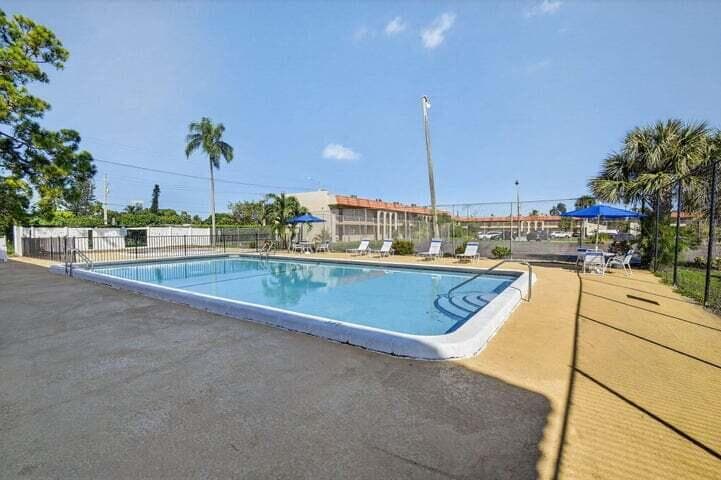 6094 Forest Hill Boulevard 106, West Palm Beach, FL 33415 — photo 5 of 6