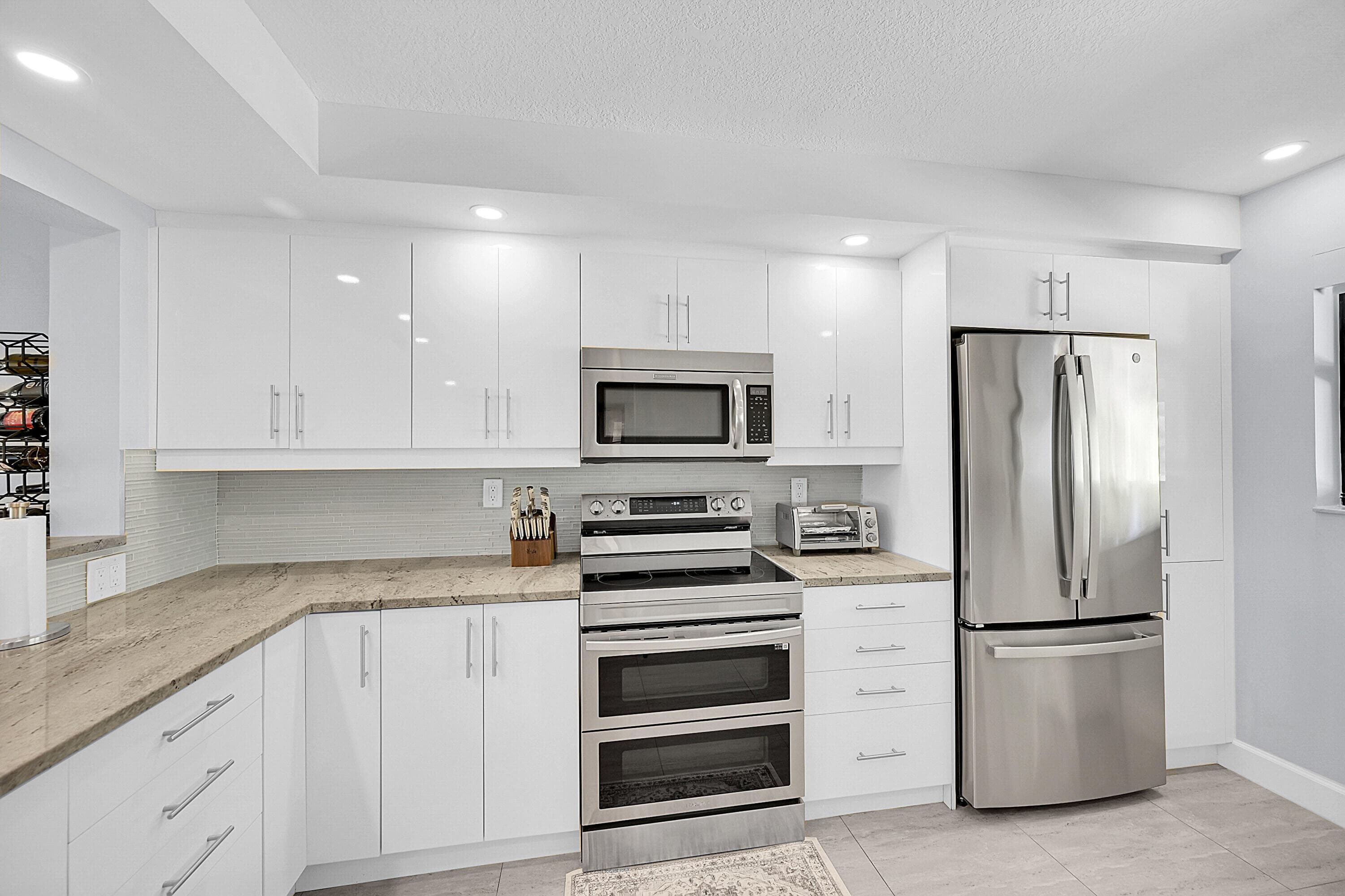 12870 Briarlake Drive 201, Palm Beach Gardens, FL 33418 — photo 7 of 34
