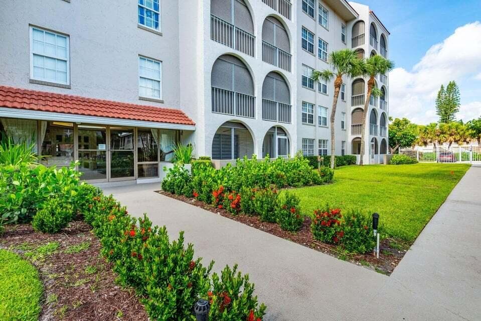 250 NE 20th Street 1010, Boca Raton, FL 33431 — photo 2 of 23
