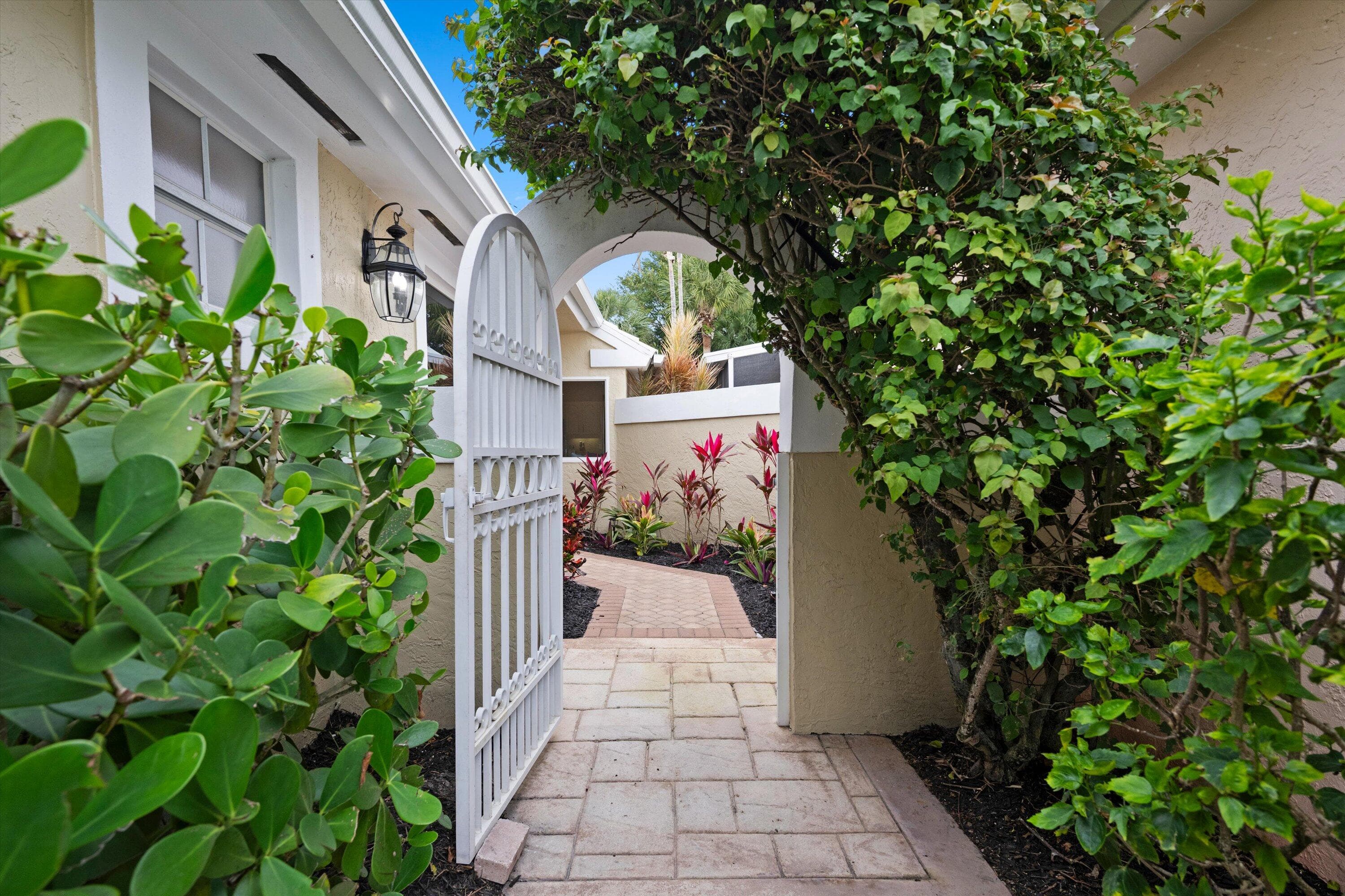 9221 Heathridge Drive, West Palm Beach, FL 33411 — photo 2 of 42
