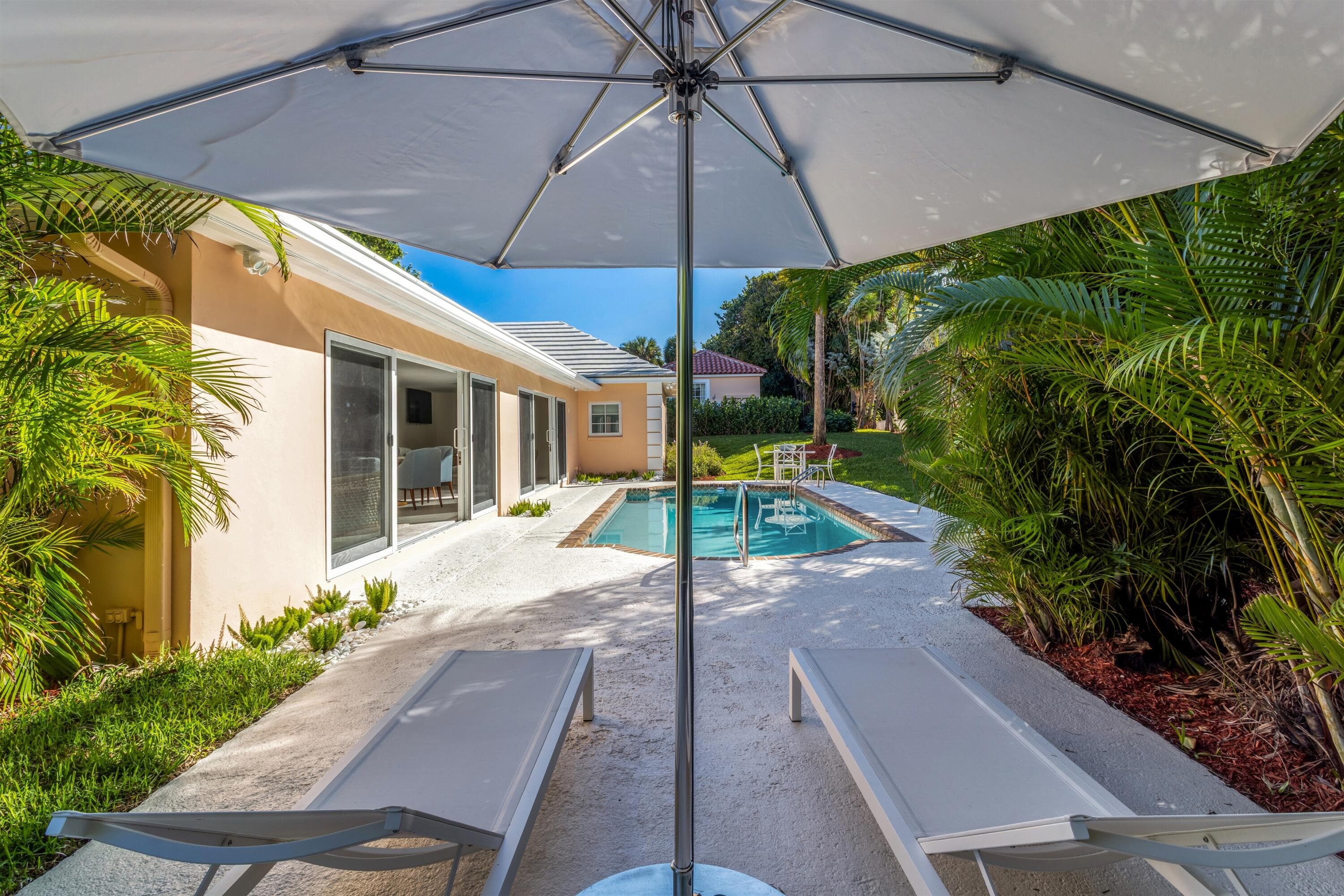 124 Woodbridge Road, Palm Beach, FL 33480 — photo 33 of 45
