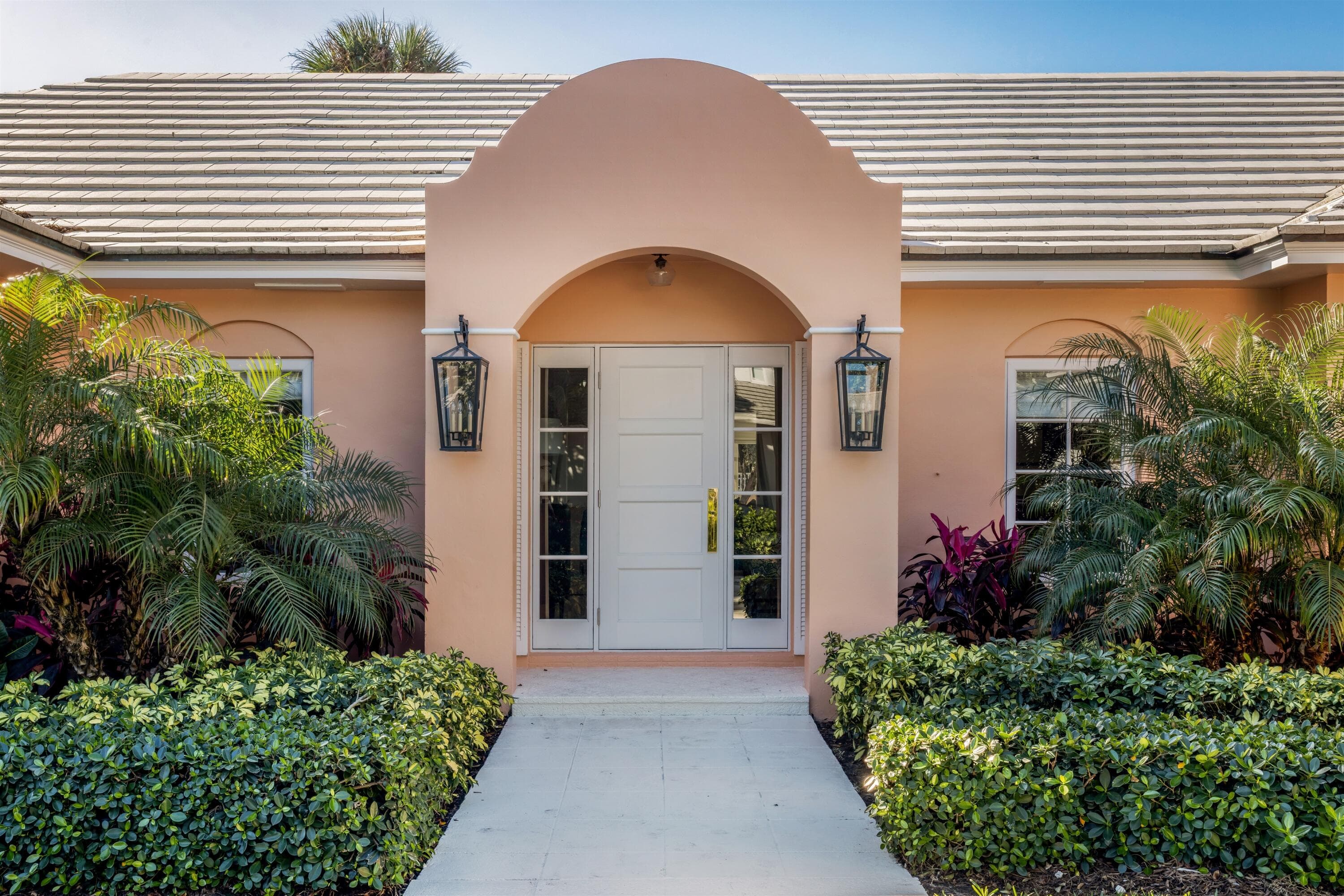 124 Woodbridge Road, Palm Beach, FL 33480 — photo 6 of 45