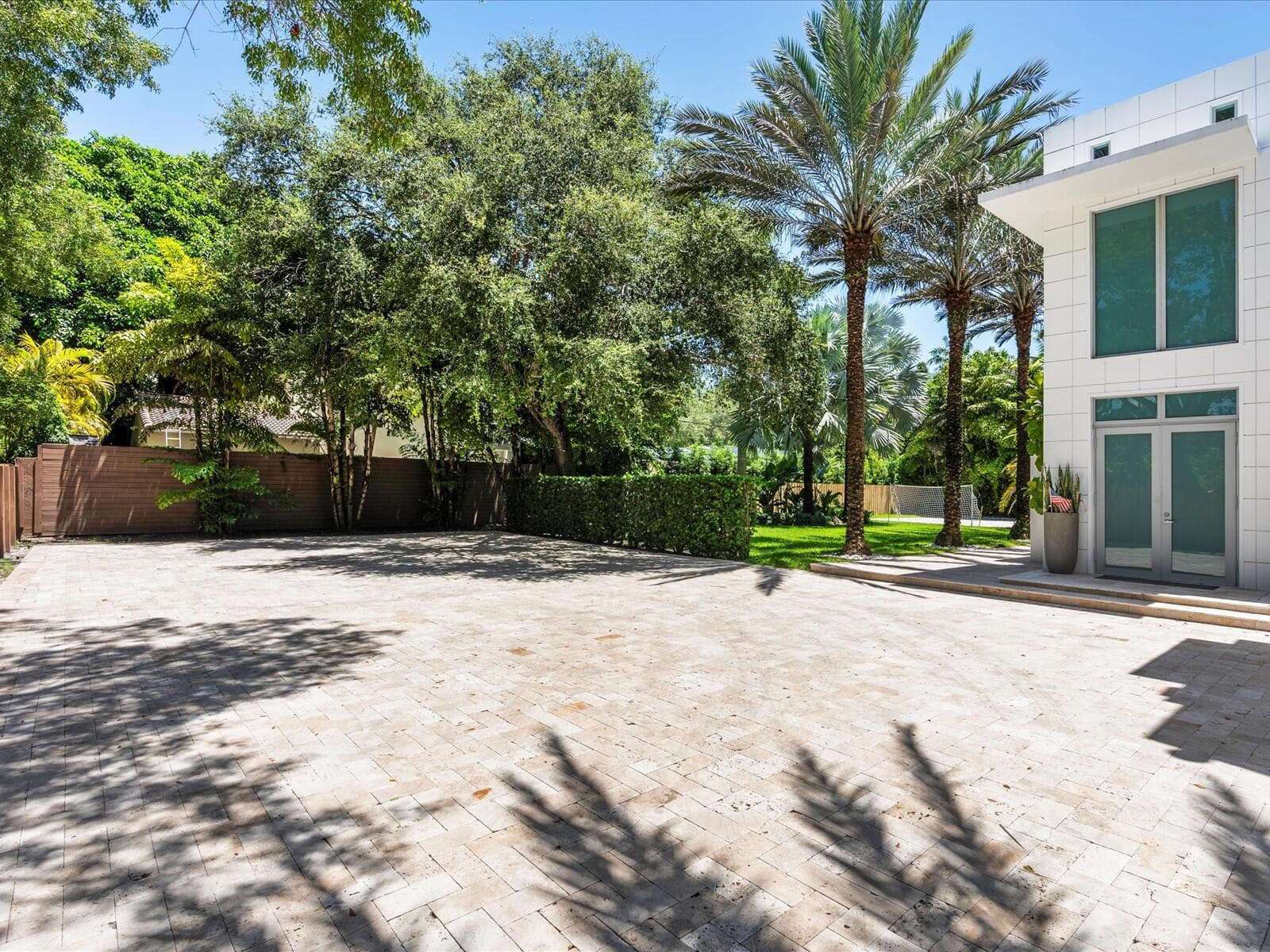 3917 S Le Jeune Road, Miami, FL 33146 — photo 2 of 91