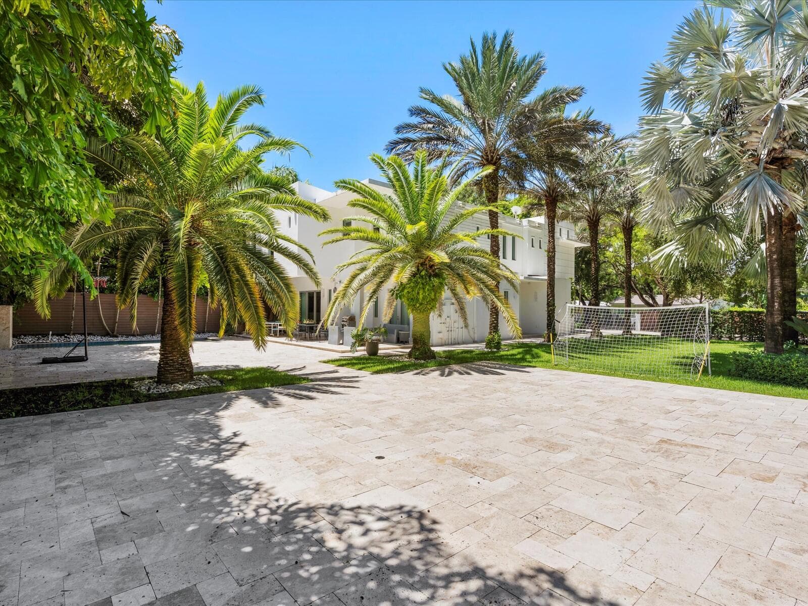 3917 S Le Jeune Road, Miami, FL 33146 — photo 9 of 91