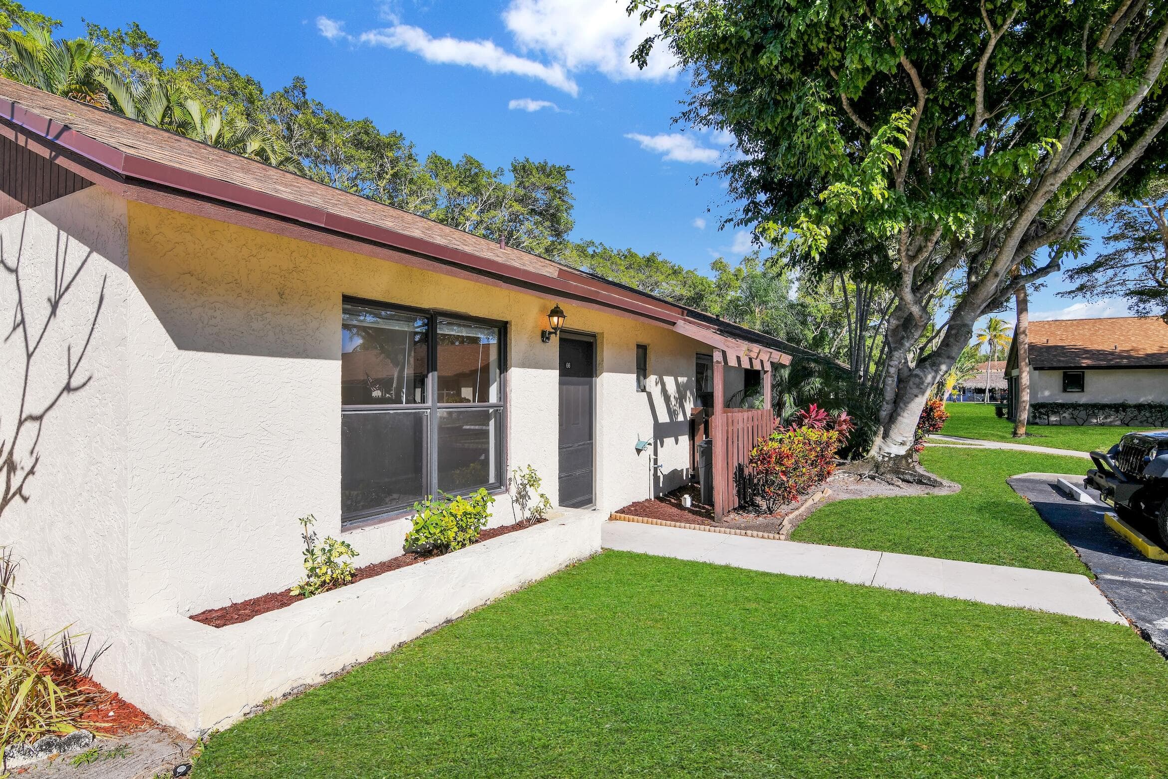66 Via De Casas Norte 66, Boynton Beach, FL 33426 — photo 1 of 37