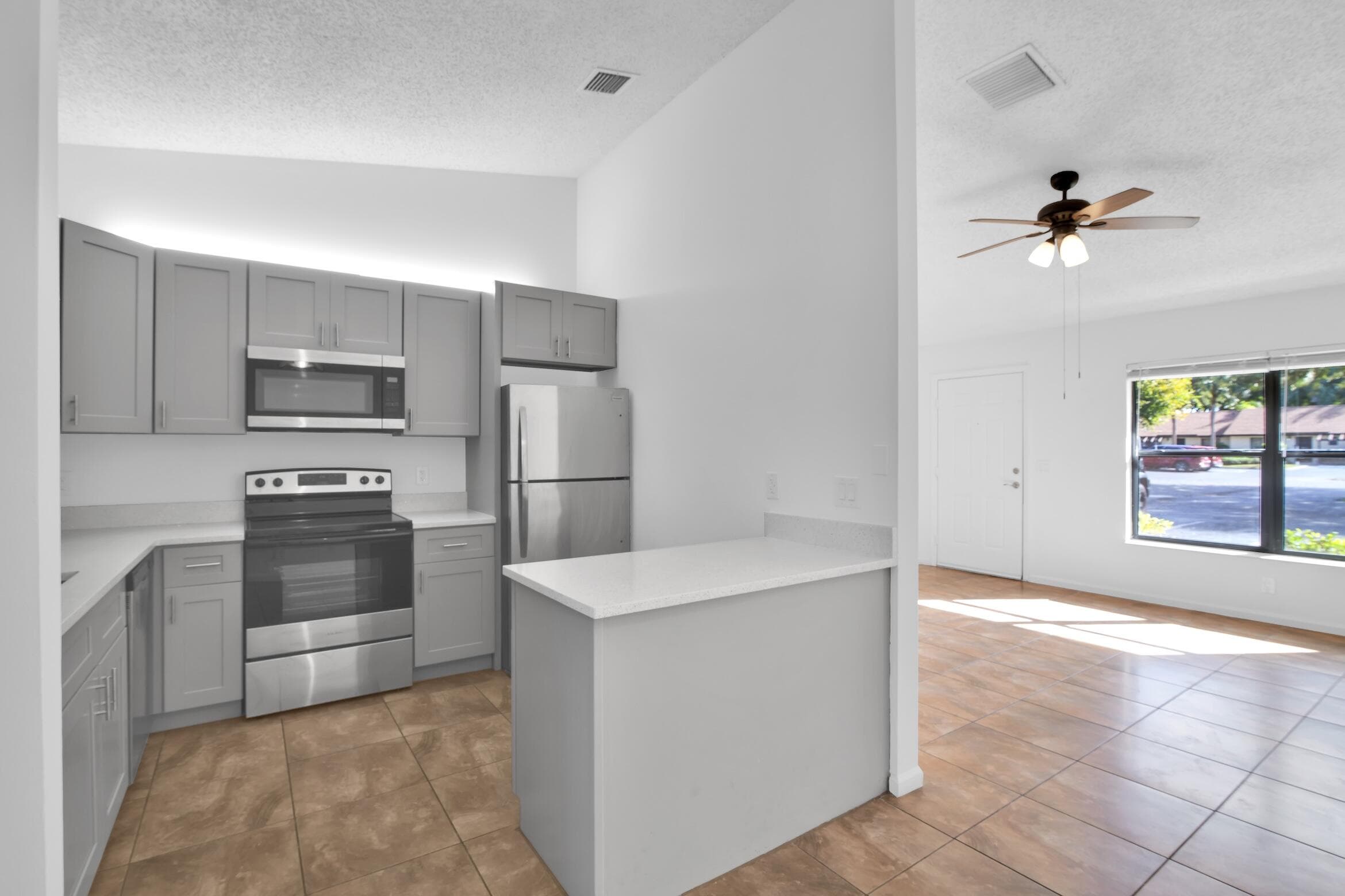 66 Via De Casas Norte 66, Boynton Beach, FL 33426 — photo 5 of 37