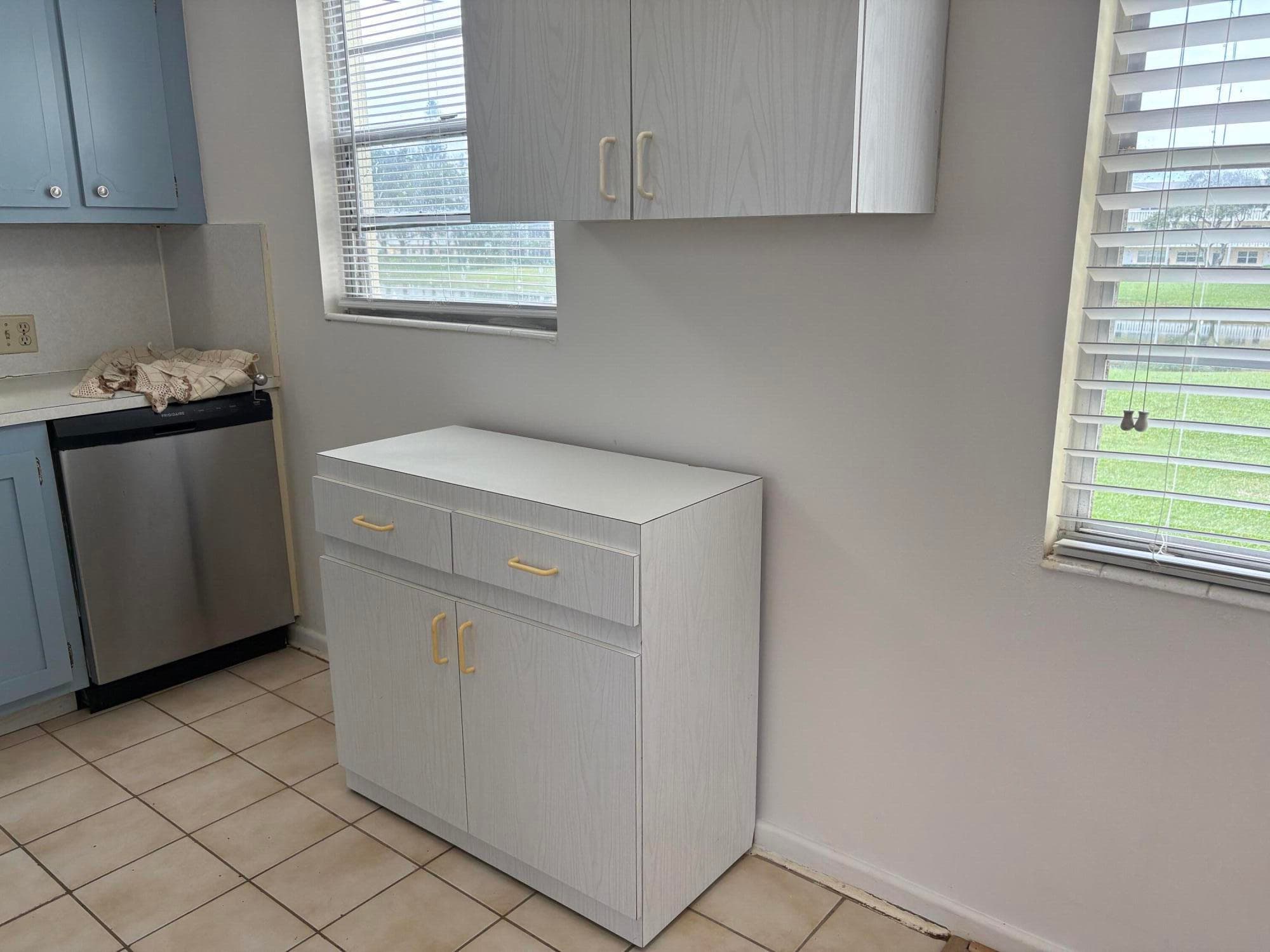 186 Dorset E, Boca Raton, FL 33434 — photo 3 of 23