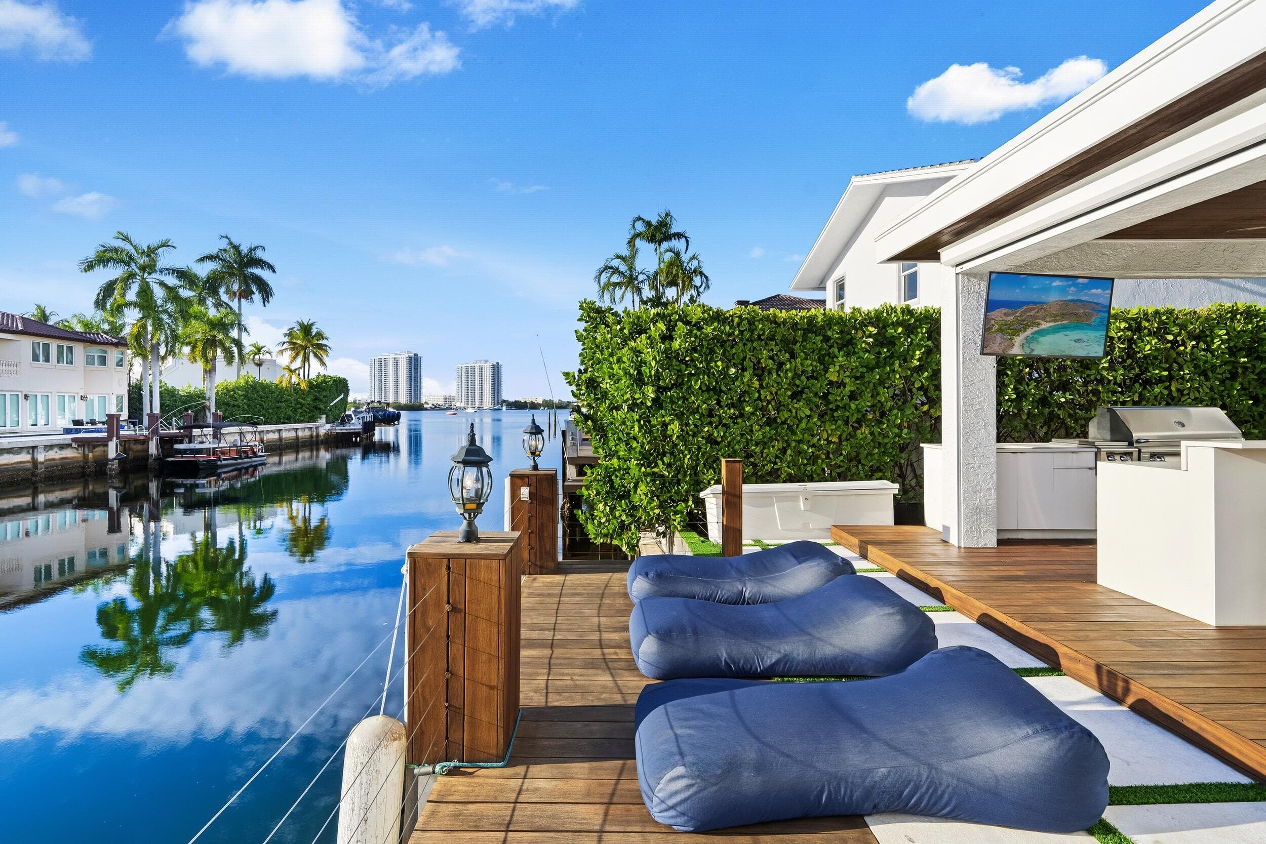 16430 NE 30th Avenue, North Miami Beach, FL 33160 — photo 58 of 68
