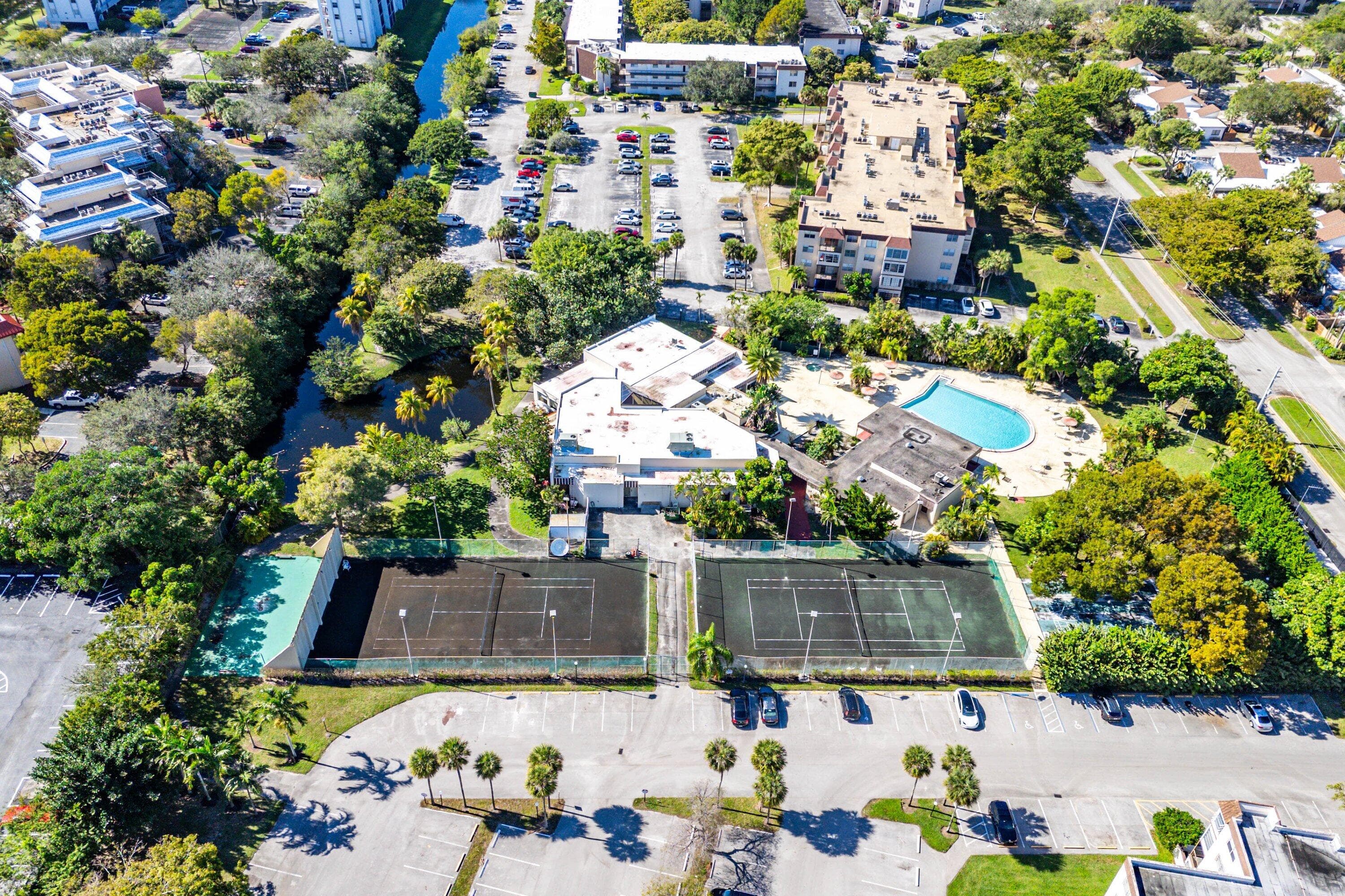 1681 NW 70th Avenue 102, Plantation, FL 33313 — photo 35 of 38