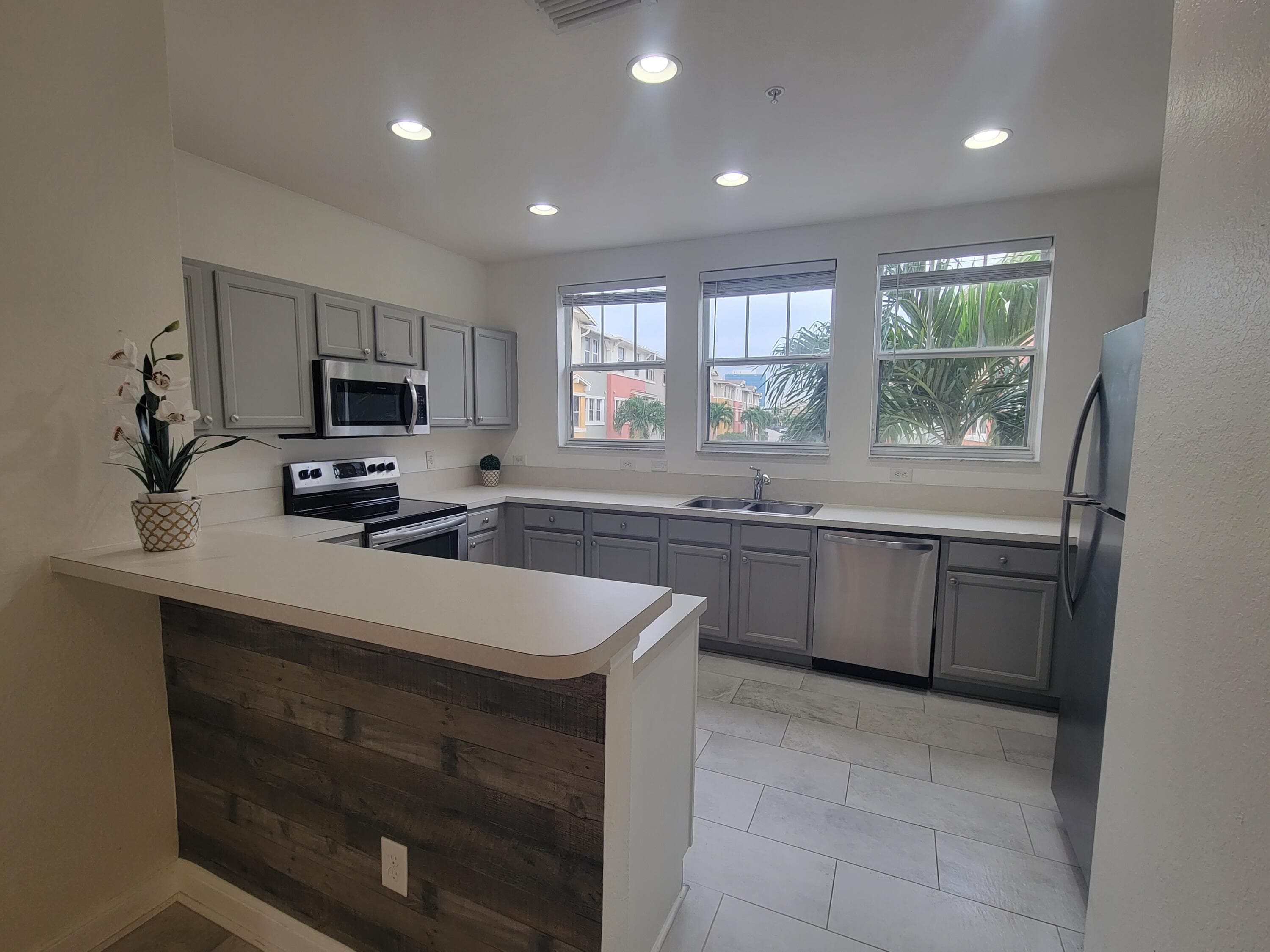 750 Millbrae Court 5, West Palm Beach, FL 33401 — photo 39 of 60