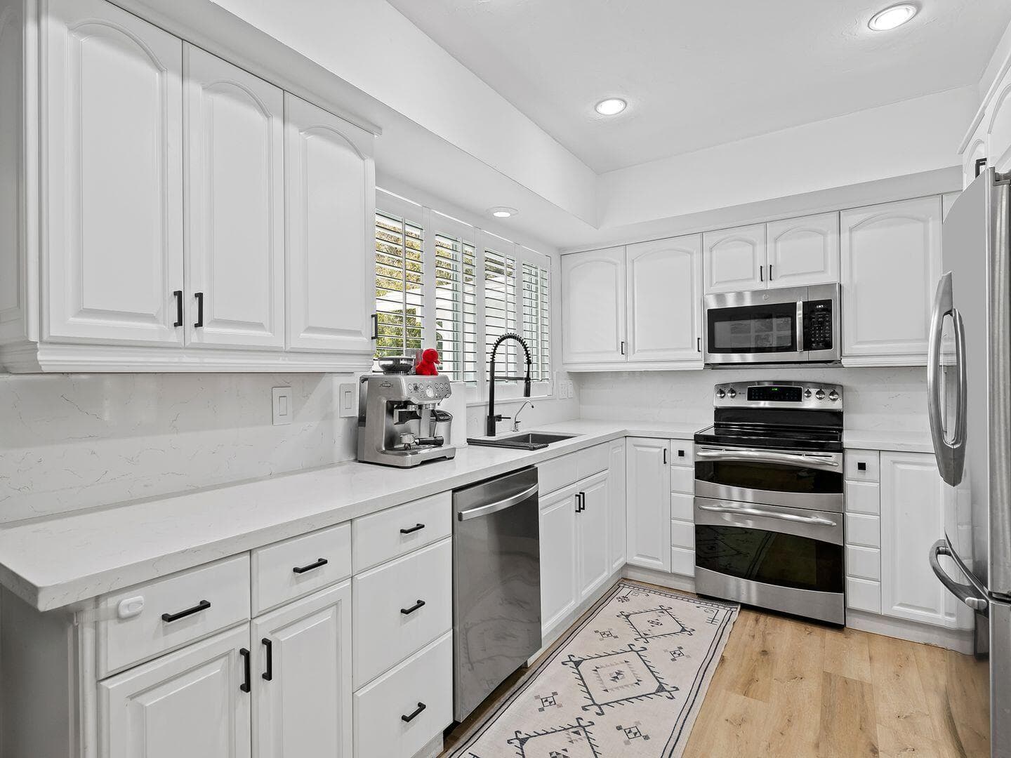2011 NE 60th Street, Fort Lauderdale, FL 33308 — photo 17 of 35