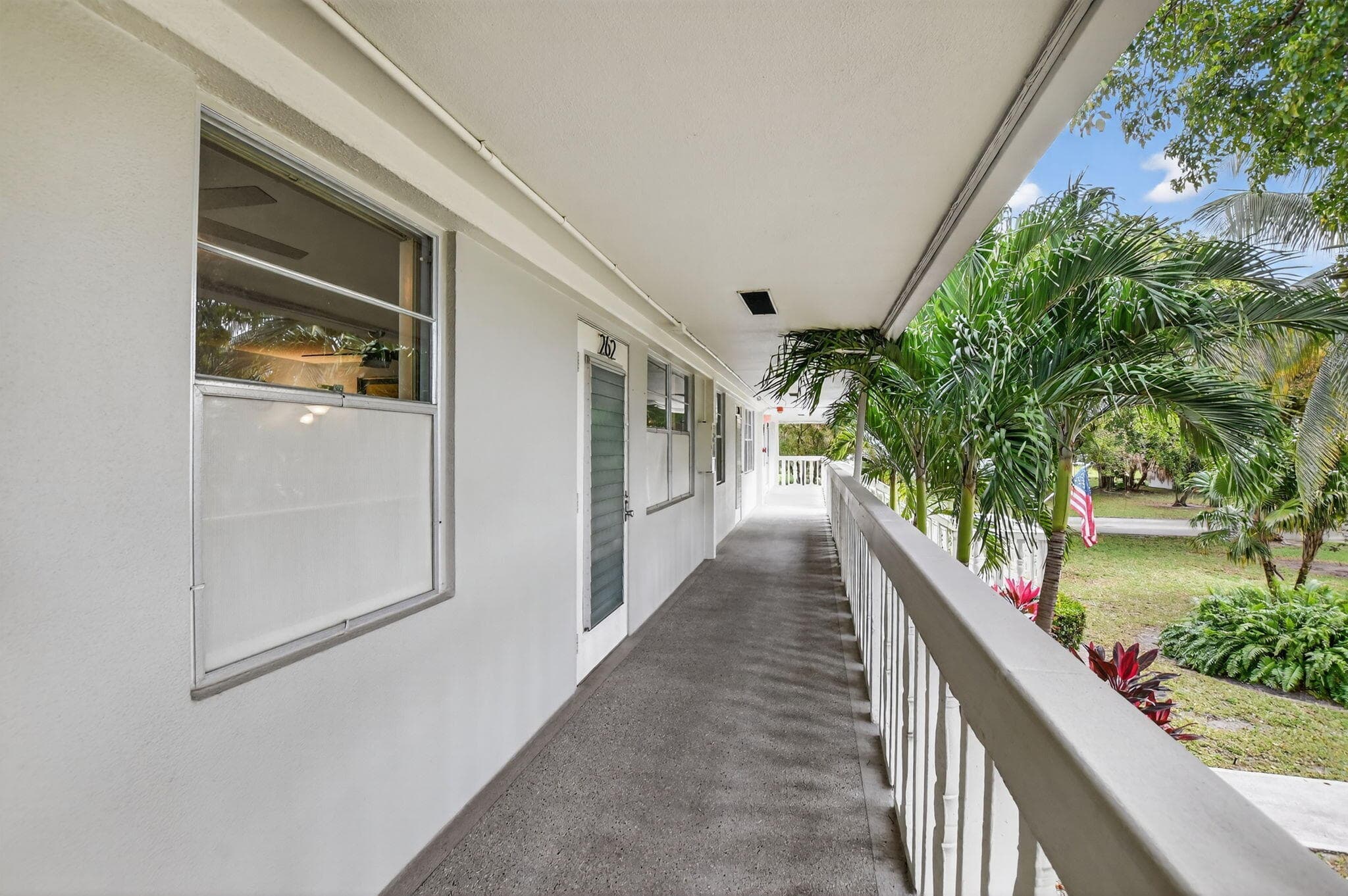 262 Ventnor R, Deerfield Beach, FL 33442 — photo 2 of 57