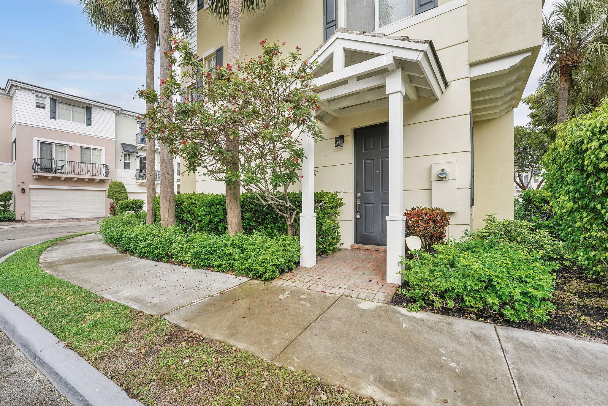560 NW 39th Circle 560, Boca Raton, FL 33431 — photo 2 of 32