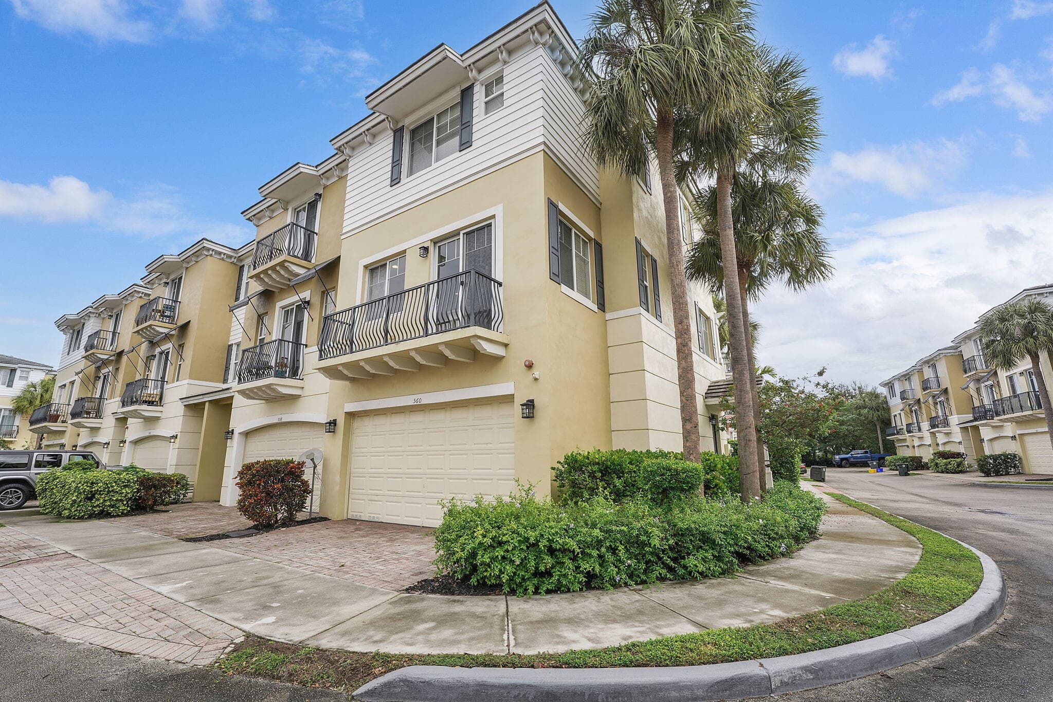 560 NW 39th Circle 560, Boca Raton, FL 33431 — photo 5 of 32