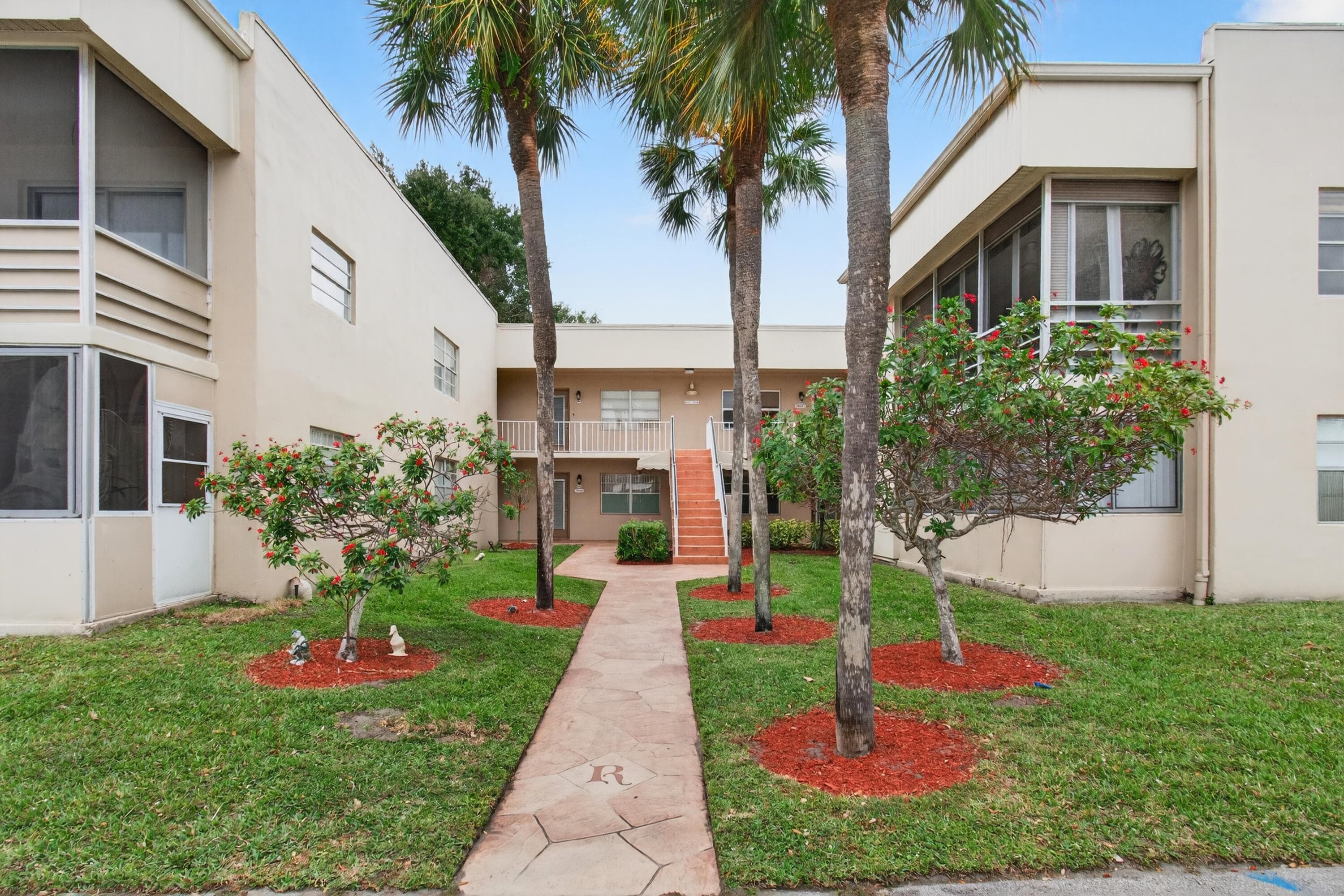 826 Normandy R, Delray Beach, FL 33484 — photo 1 of 41
