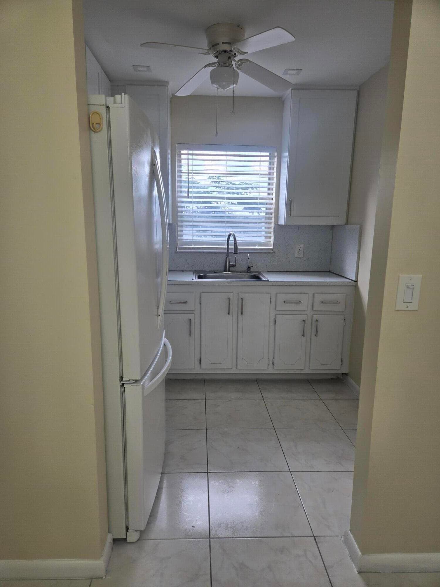 17 Cambridge A, West Palm Beach, FL 33417 — photo 7 of 15